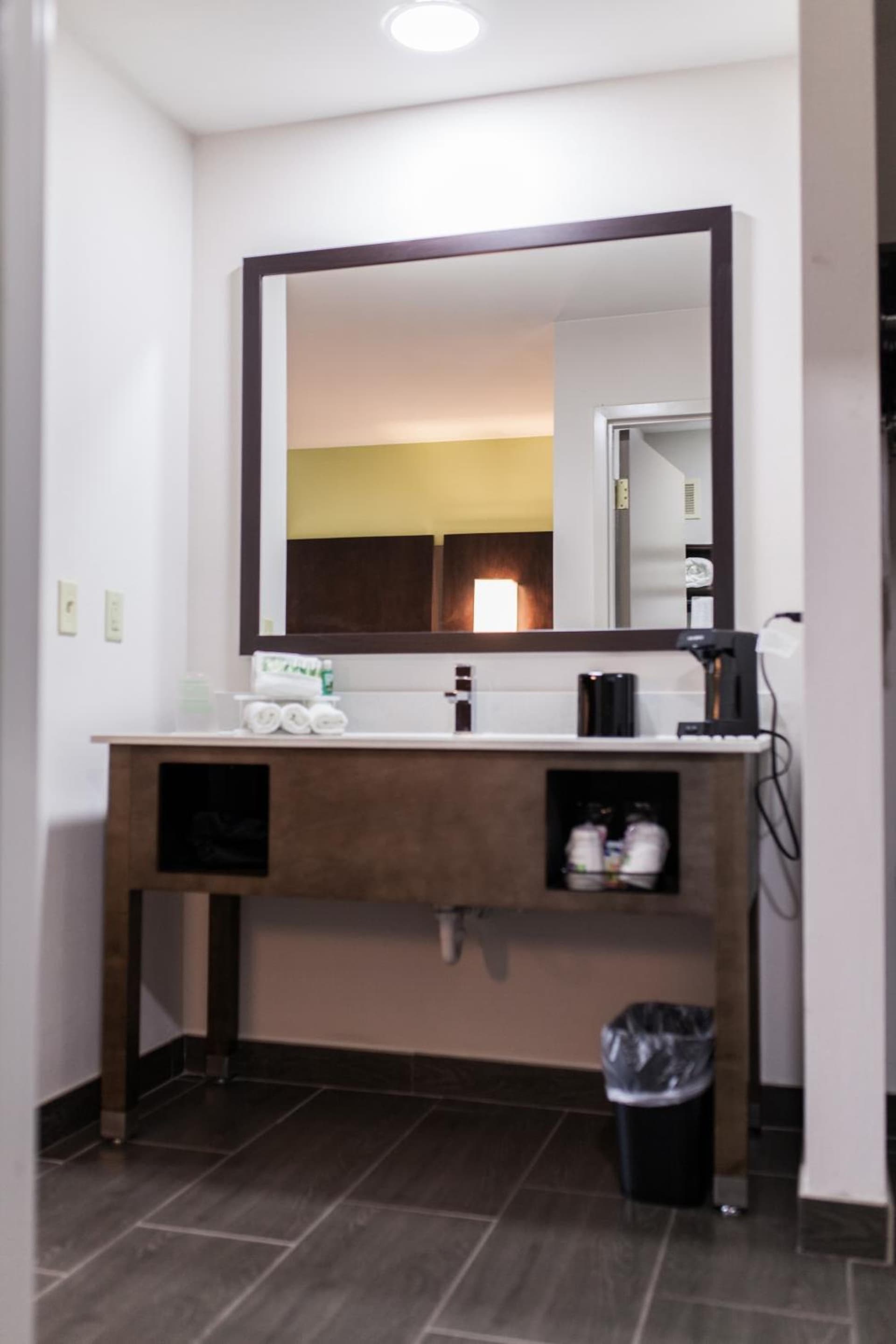 Holiday Inn Express & Suites Sweetwater by IHG property views in Sweetwater, TN — gallery photo 3