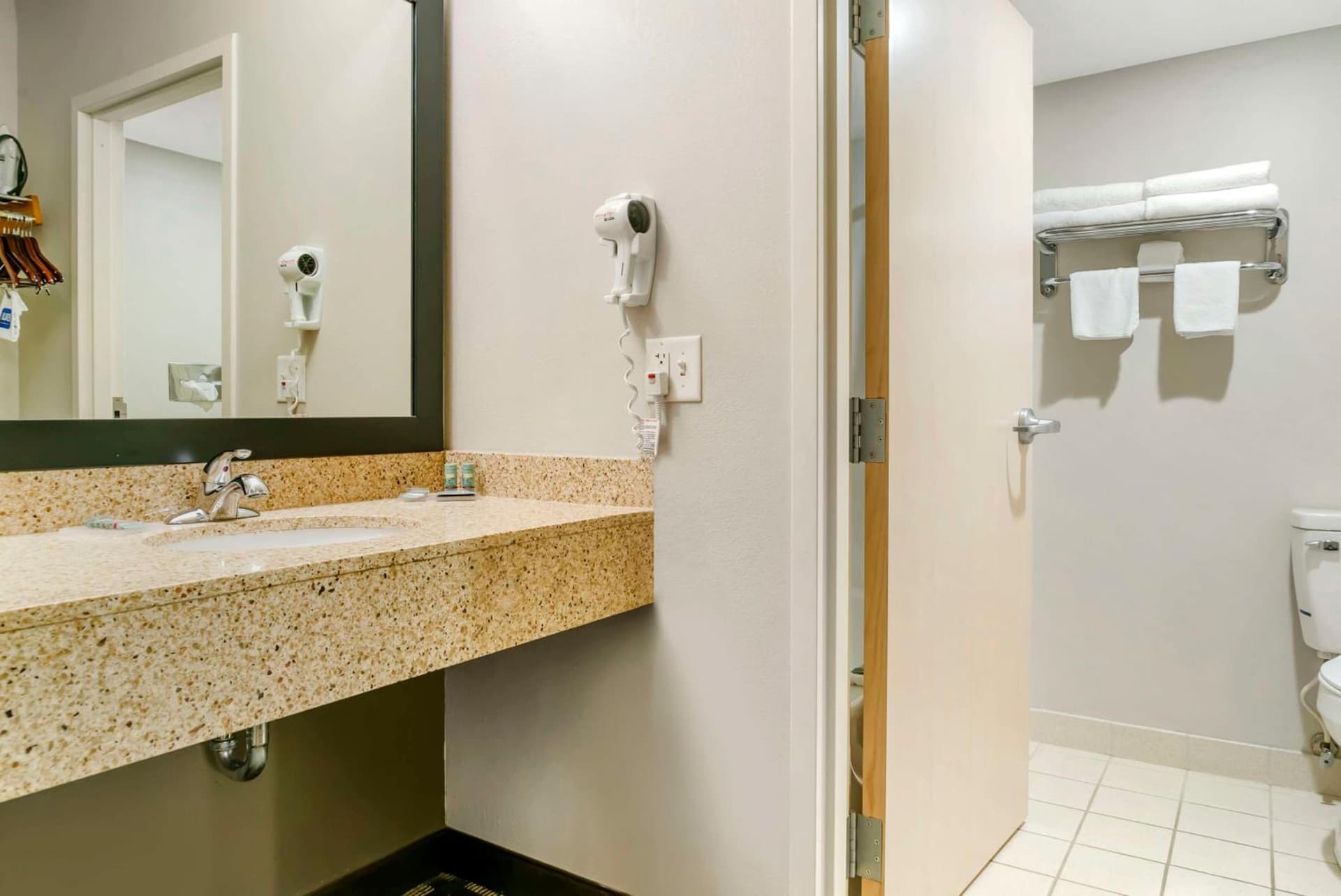 Best Western Beacon Inn gallery photo in Grand Haven, MI — image 22