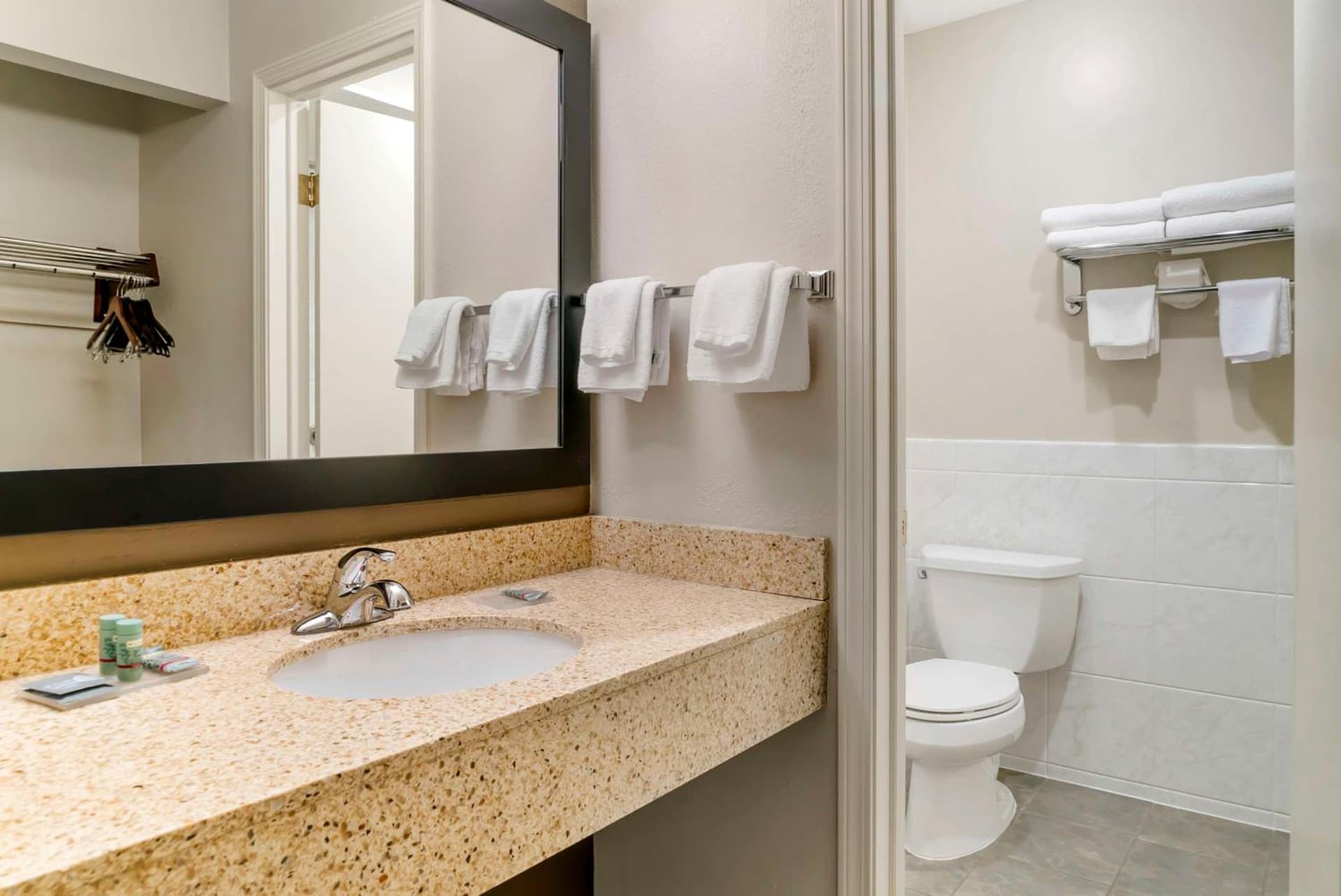 Best Western Beacon Inn gallery photo in Grand Haven, MI — image 30