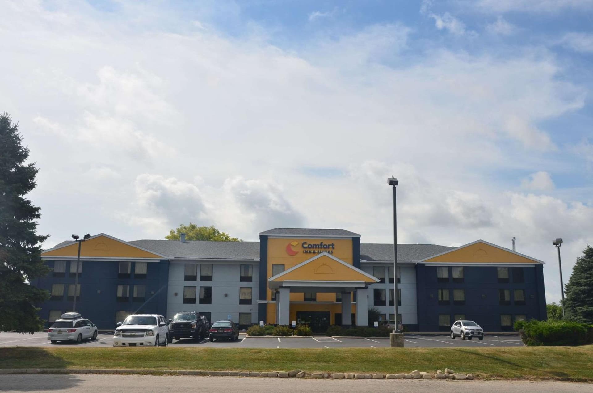 Comfort Inn & Suites Maumee - Toledo I80-90 — hotel in Maumee, Ohio