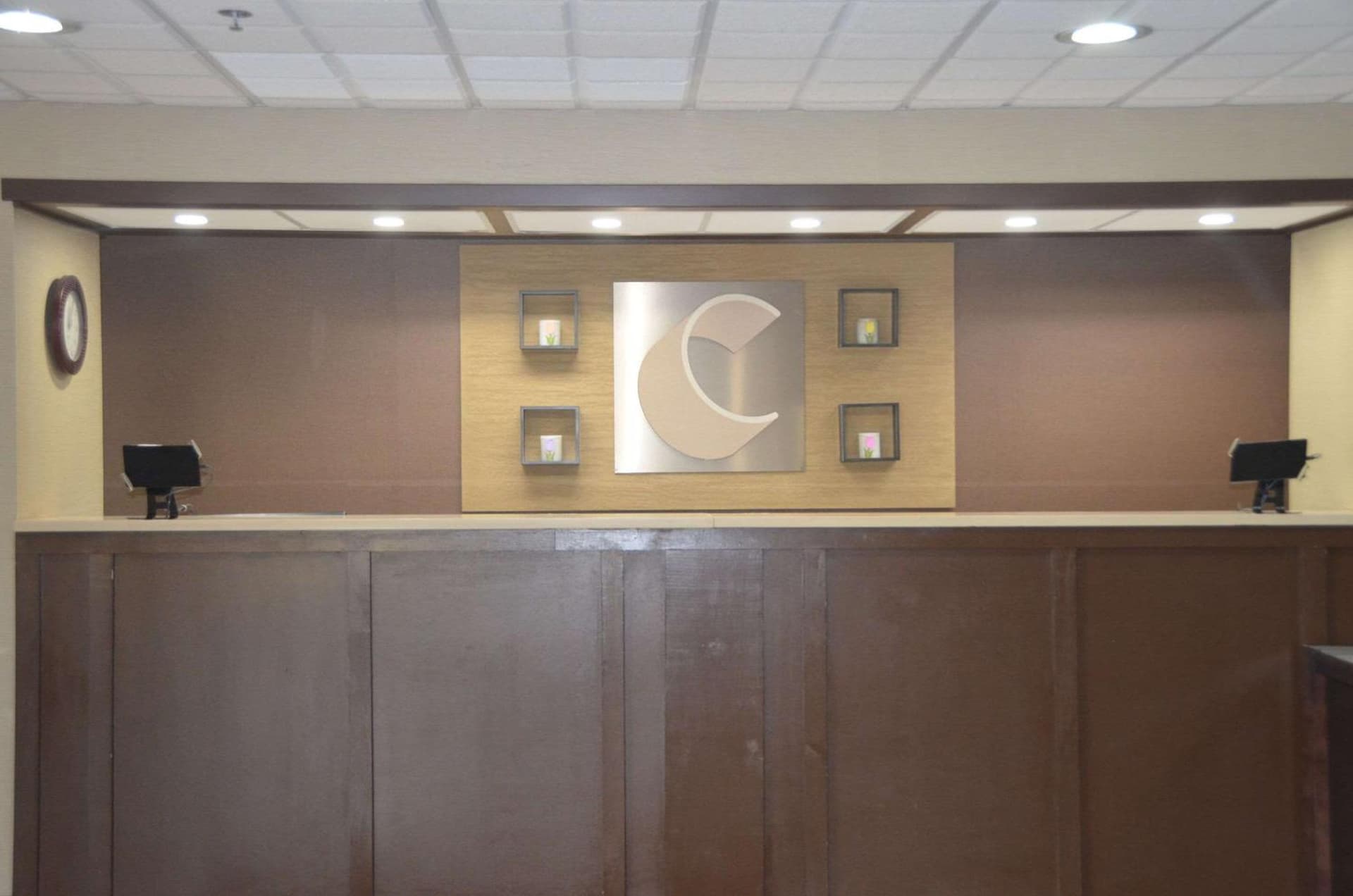 Comfort Inn & Suites Maumee - Toledo I80-90 interior in Maumee, OH — gallery photo 2