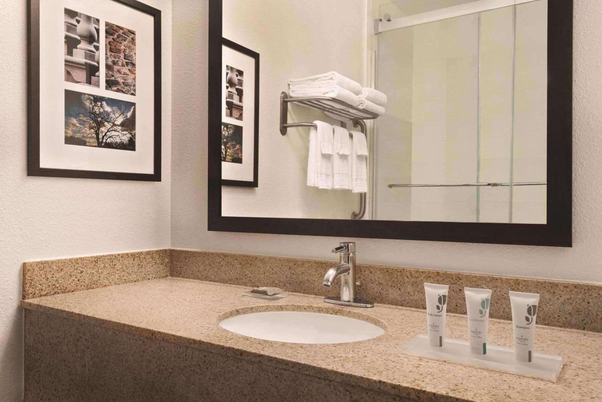 Country Inn & Suites by Radisson, Eagan, MN gallery photo in Eagan, MN — image 18