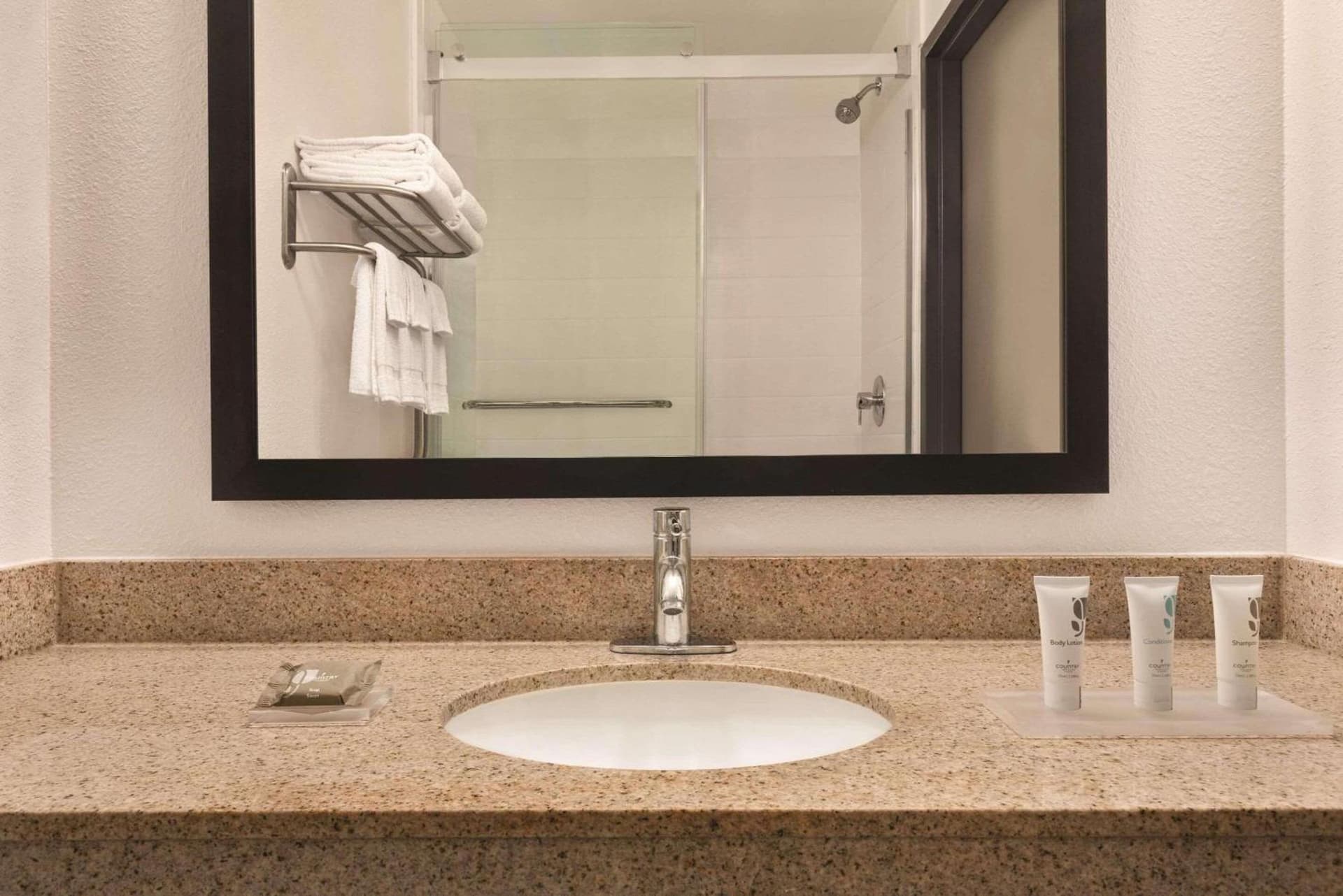 Country Inn & Suites by Radisson, Eagan, MN gallery photo in Eagan, MN — image 21