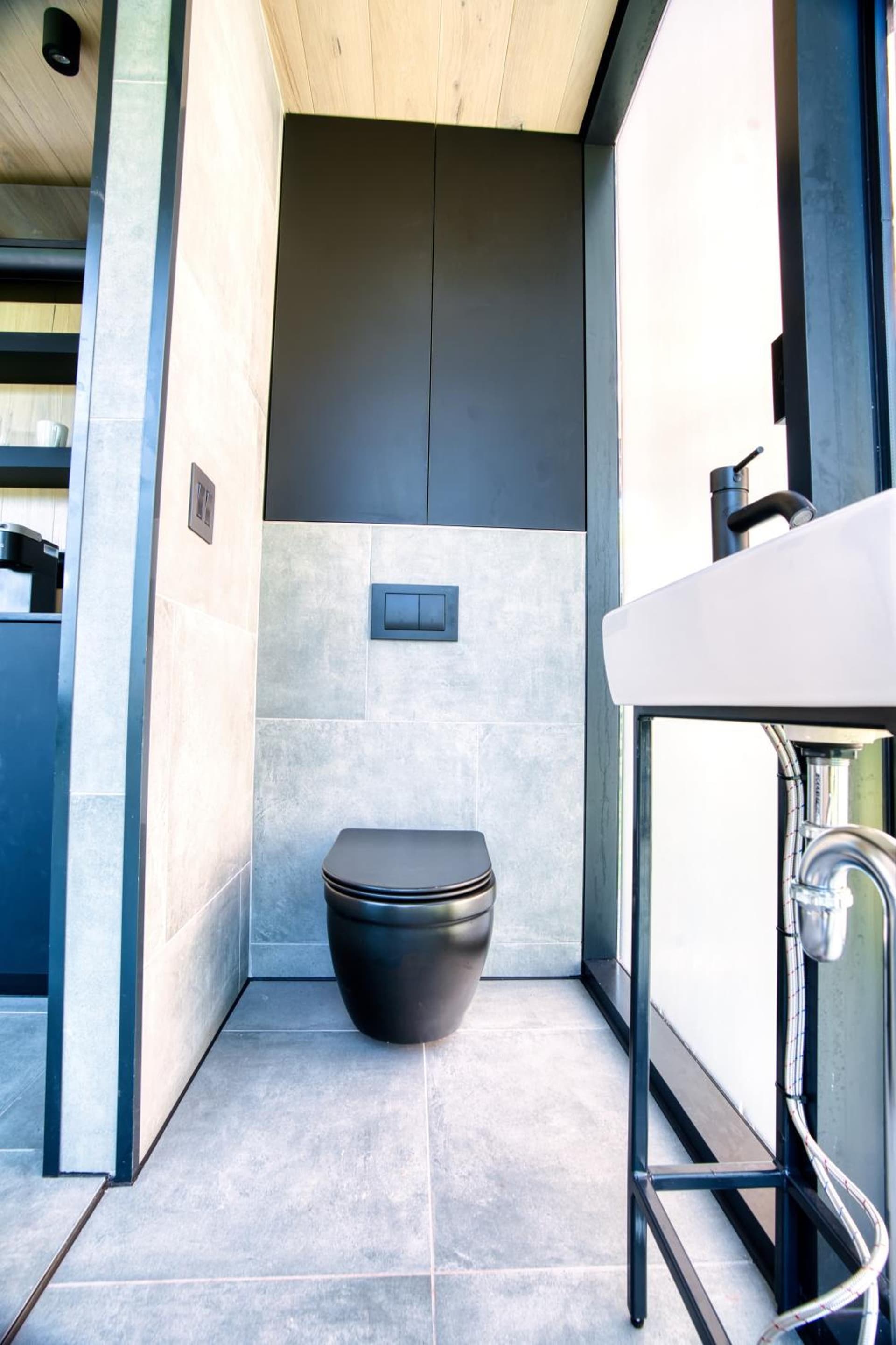 The Haüs Windham - Spacious Suites, Hot Tub, Mountain Views! gallery photo in Windham — image 18
