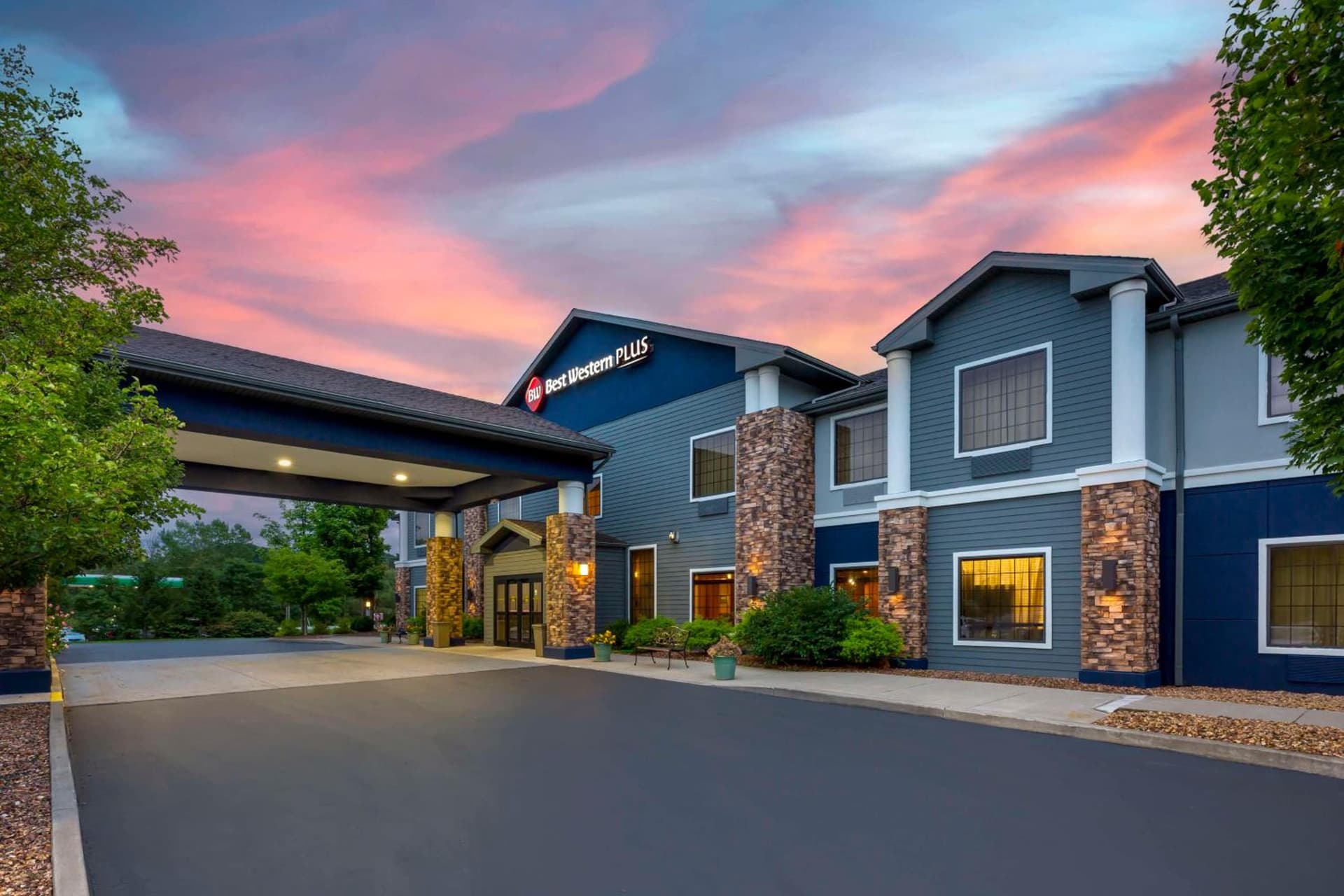 Best Western PLUS Victor Inn & Suites featured exterior or lobby in Victor — similar hotel