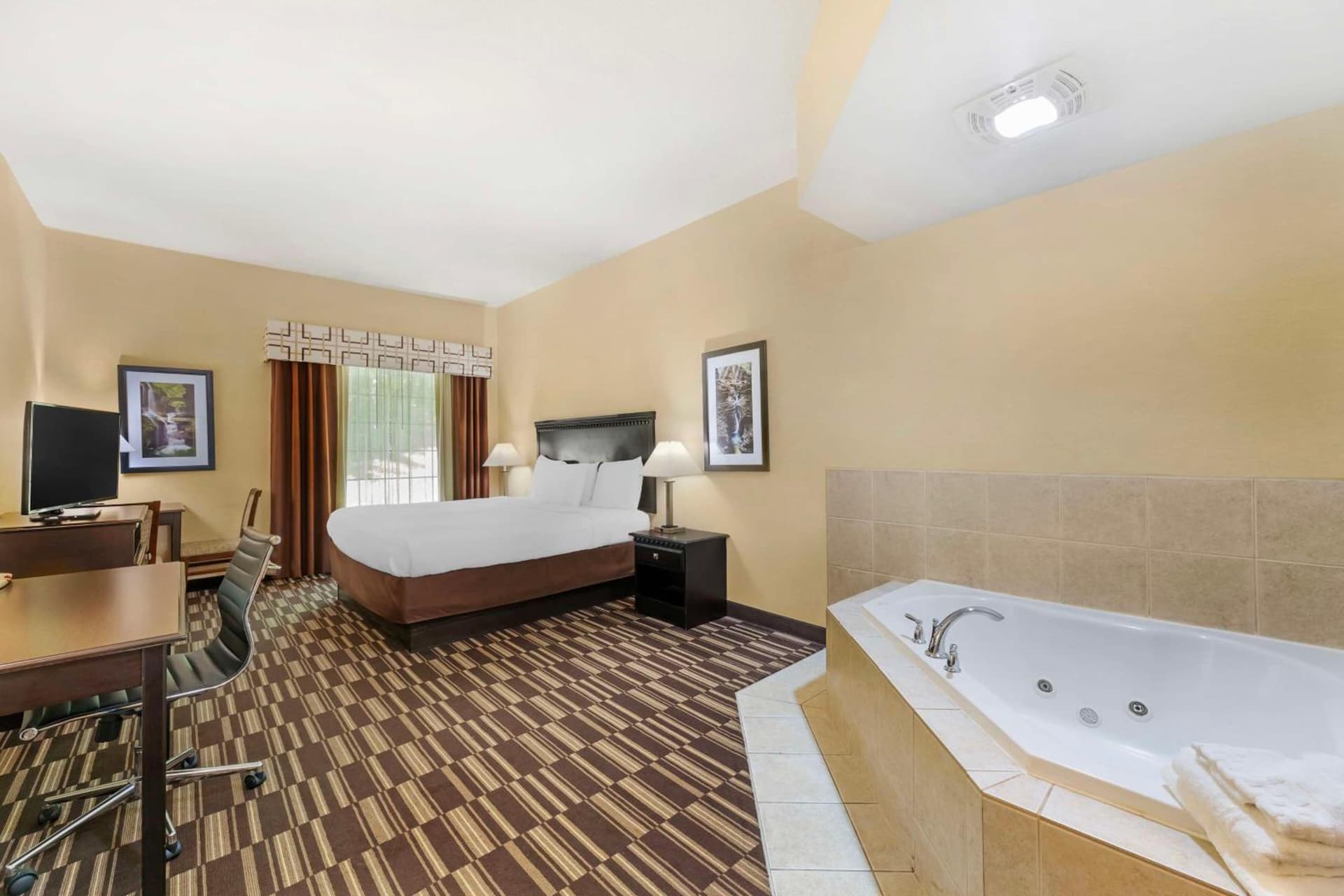 Best Western PLUS Victor Inn & Suites gallery photo in Victor — image 32