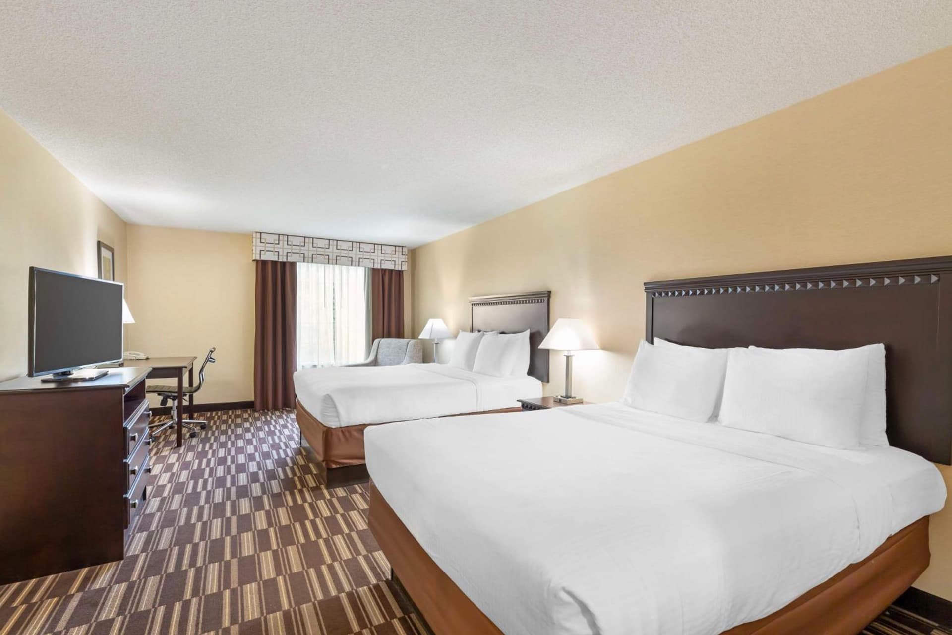 Best Western PLUS Victor Inn & Suites property views in Victor — gallery photo 3
