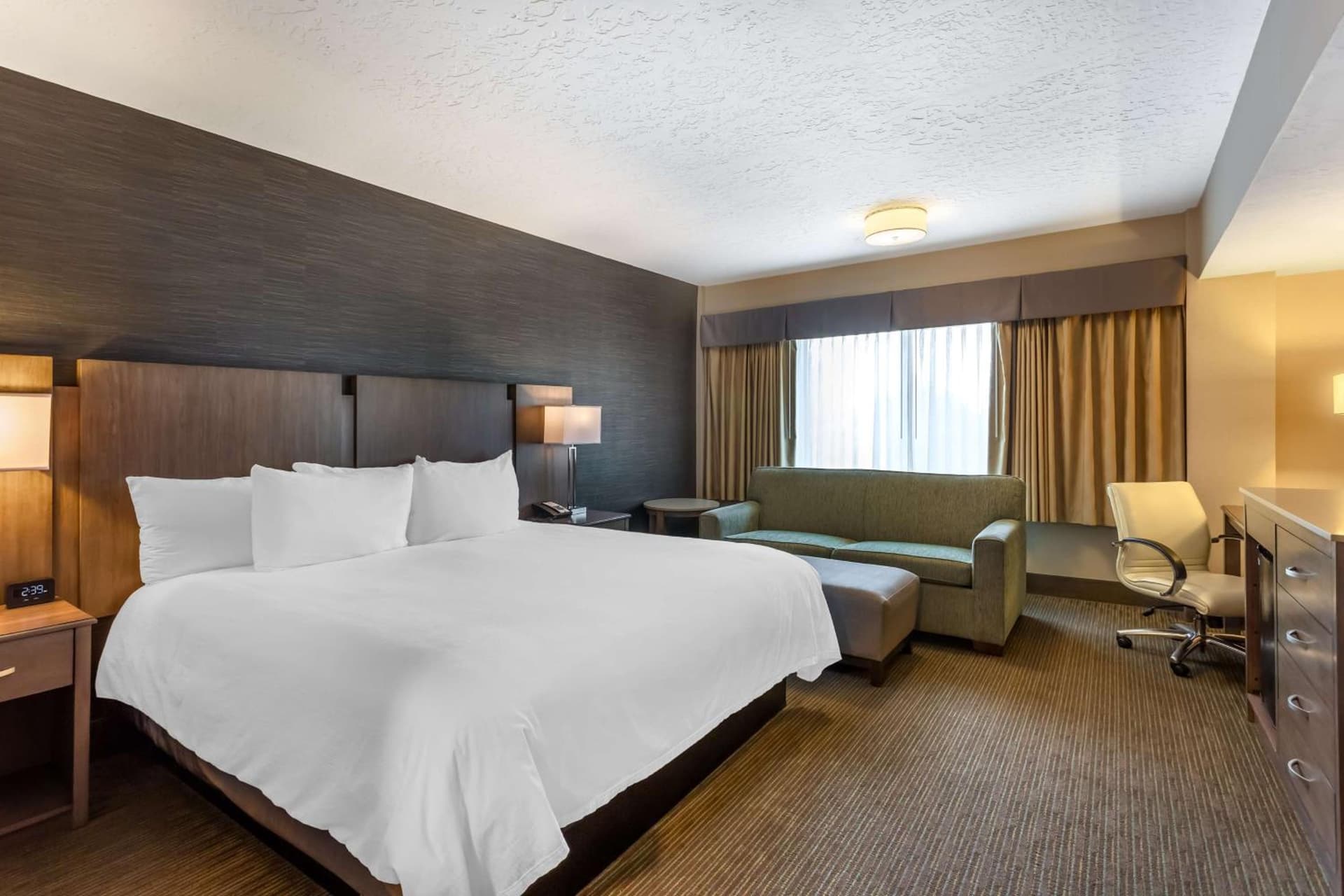Best Western Plus Cotton Tree Inn property views in Sandy, UT — gallery photo 3