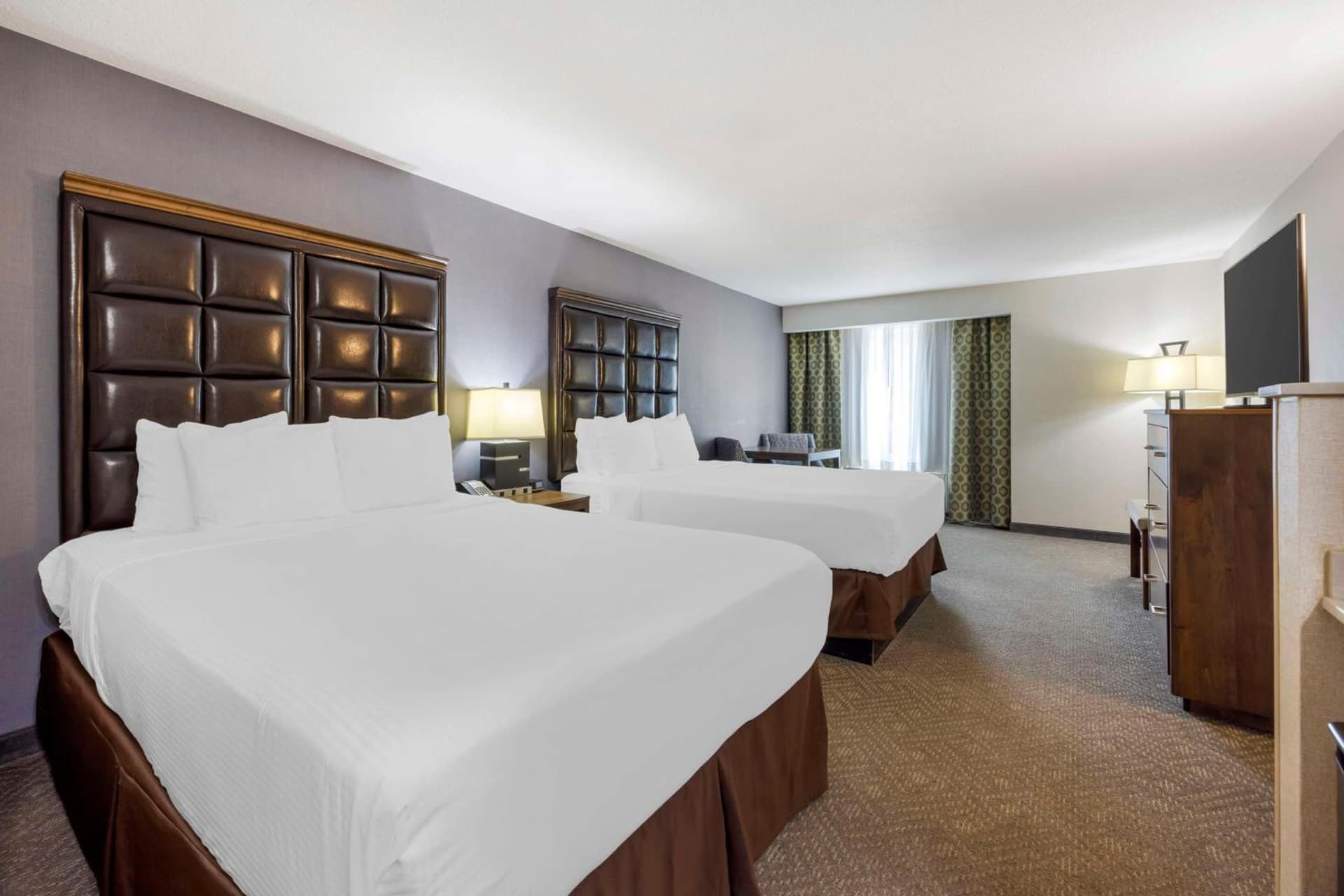 Best Western Plus Northwind Inn & Suites interior in Tigard, OR — gallery photo 2
