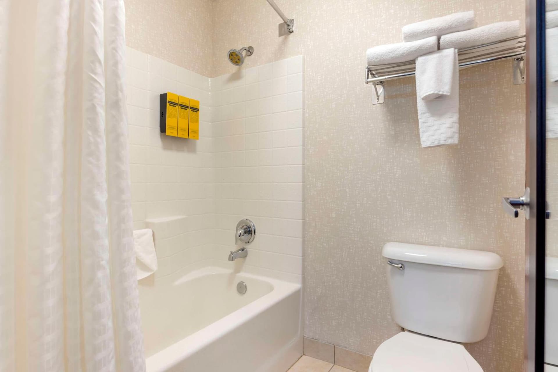 Best Western Plus Northwind Inn & Suites gallery photo in Tigard, OR — image 38