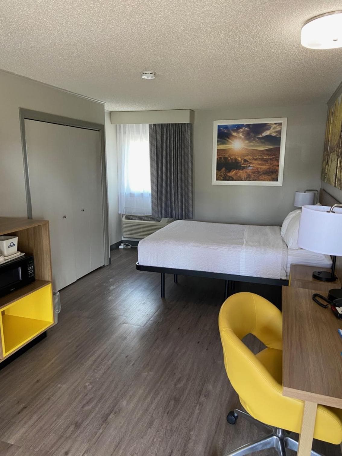 Days Inn by Wyndham Worland property views in Worland, WY — gallery photo 3