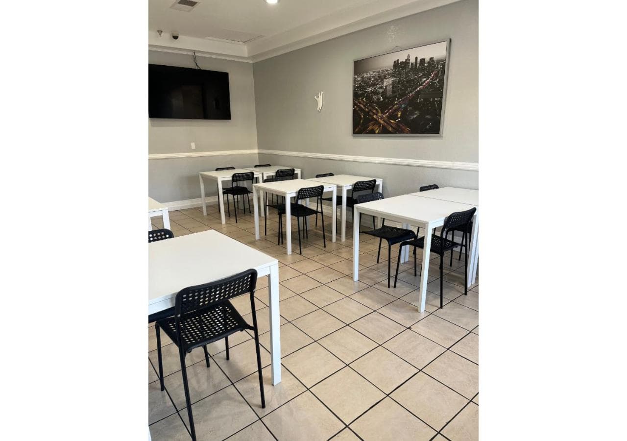 Capri Suites Anaheim gallery photo in Anaheim, CA — image 30