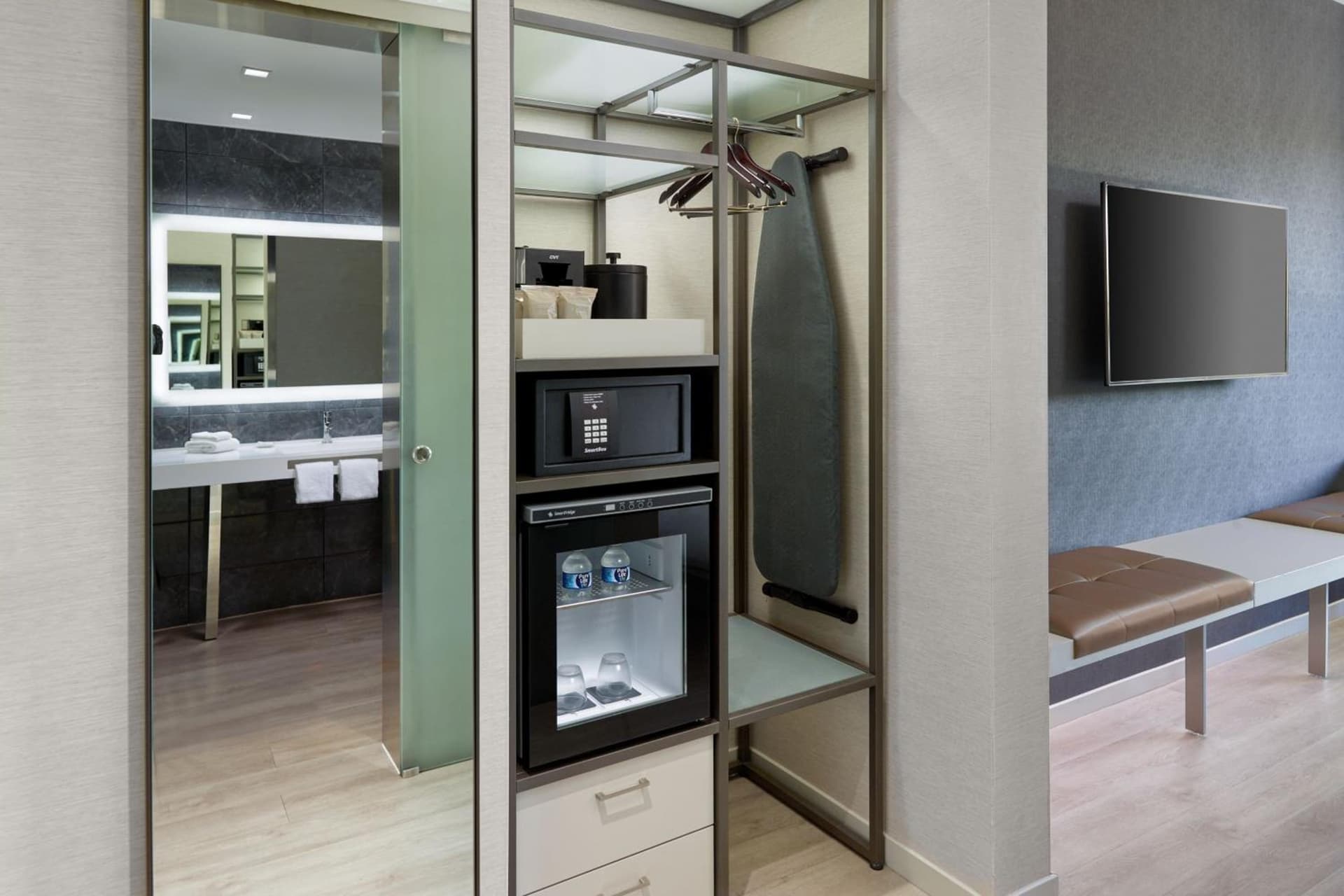 AC Hotel by Marriott Charlotte SouthPark gallery photo in Charlotte, NC — image 28