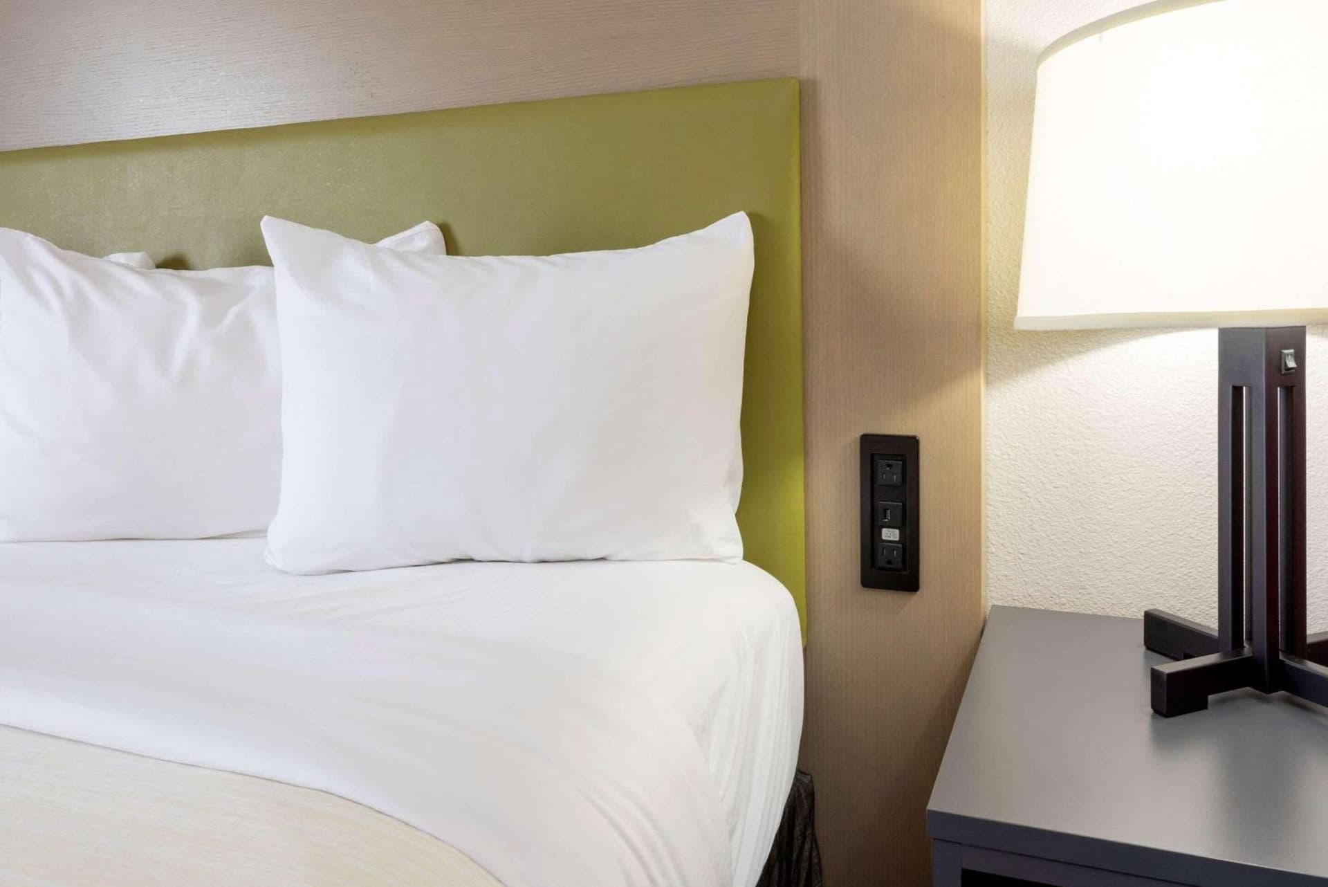 Country Inn & Suites by Radisson, Fargo, ND interior in Fargo, ND — gallery photo 2