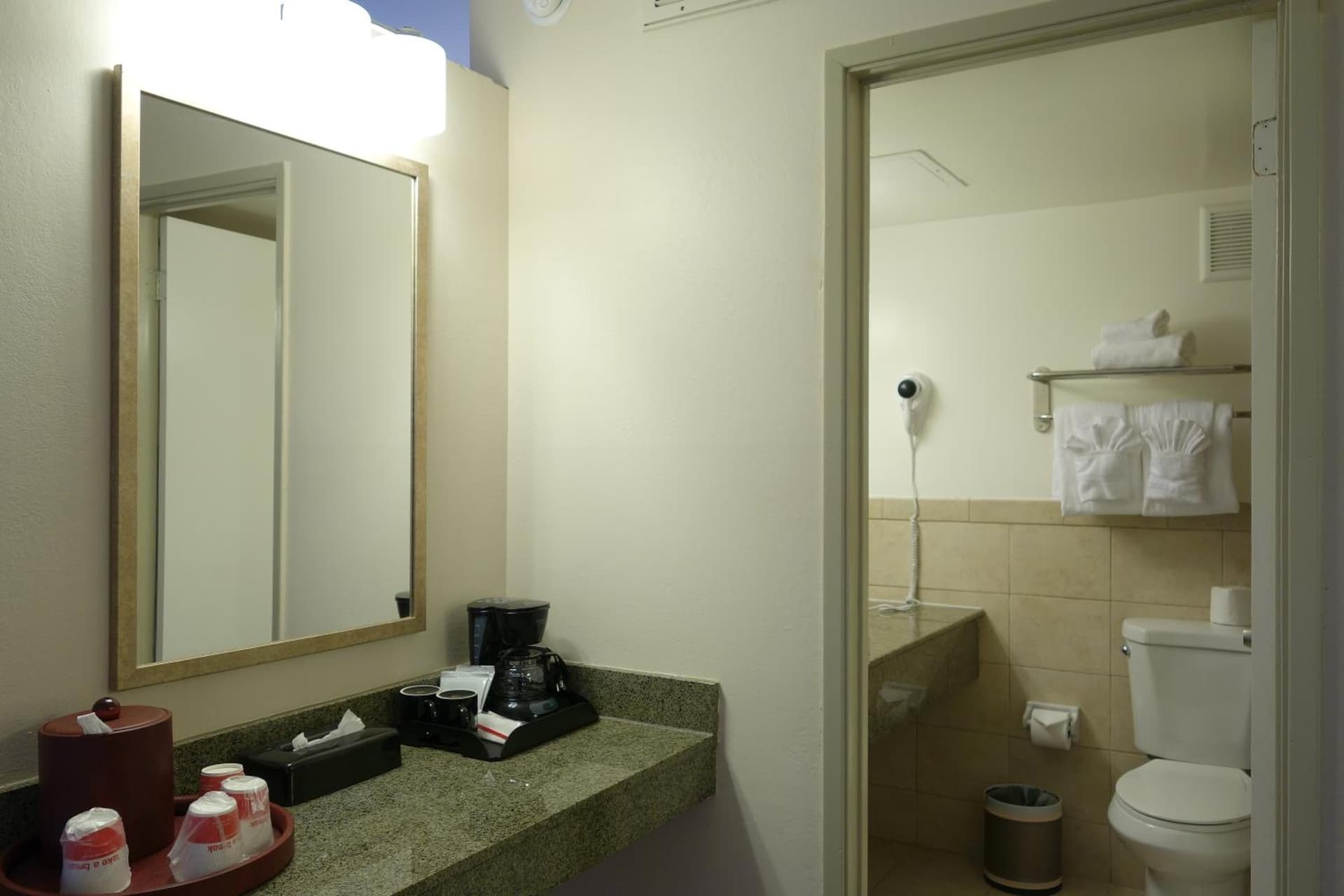 Ramada by Wyndham Sacramento gallery photo in Sacramento, CA — image 18