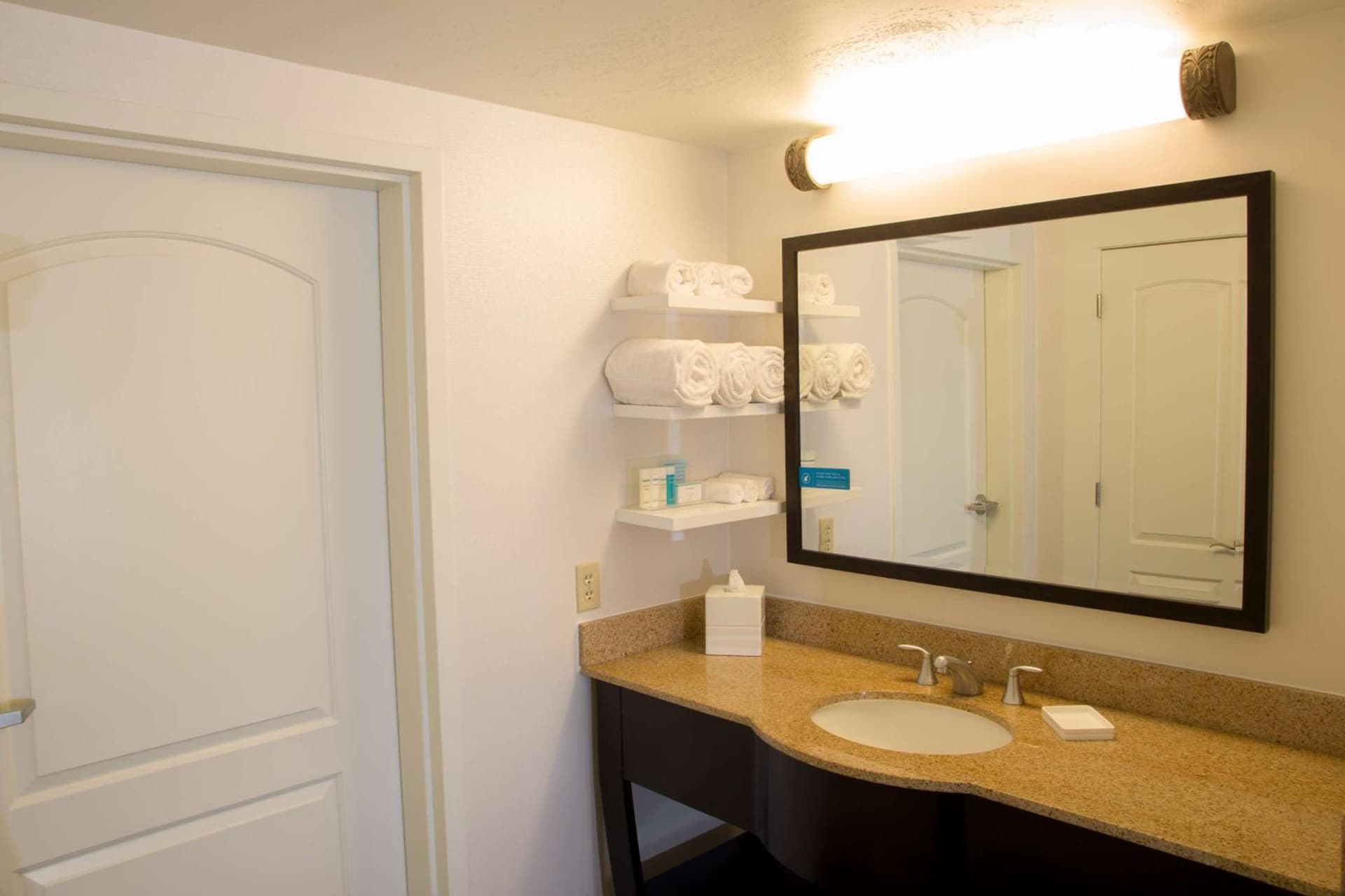 Hampton Inn & Suites Albany-Downtown gallery photo in Albany, NY — image 37