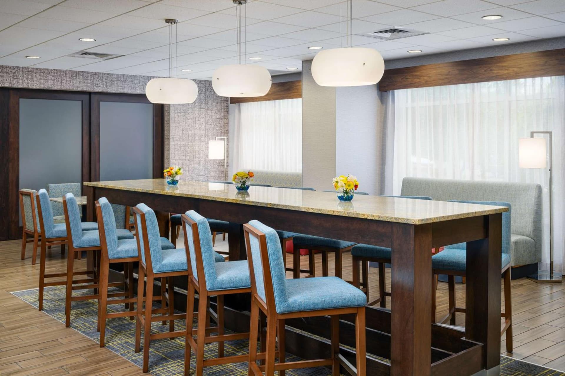 Hampton Inn Plant City interior in Plant City, FL — gallery photo 2