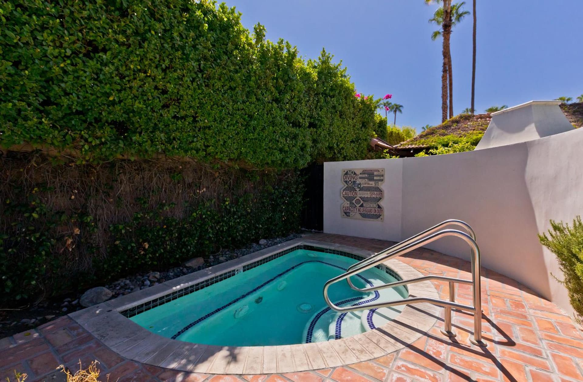 La Maison Hotel - Adults Only property views in Palm Springs, CA — gallery photo 3