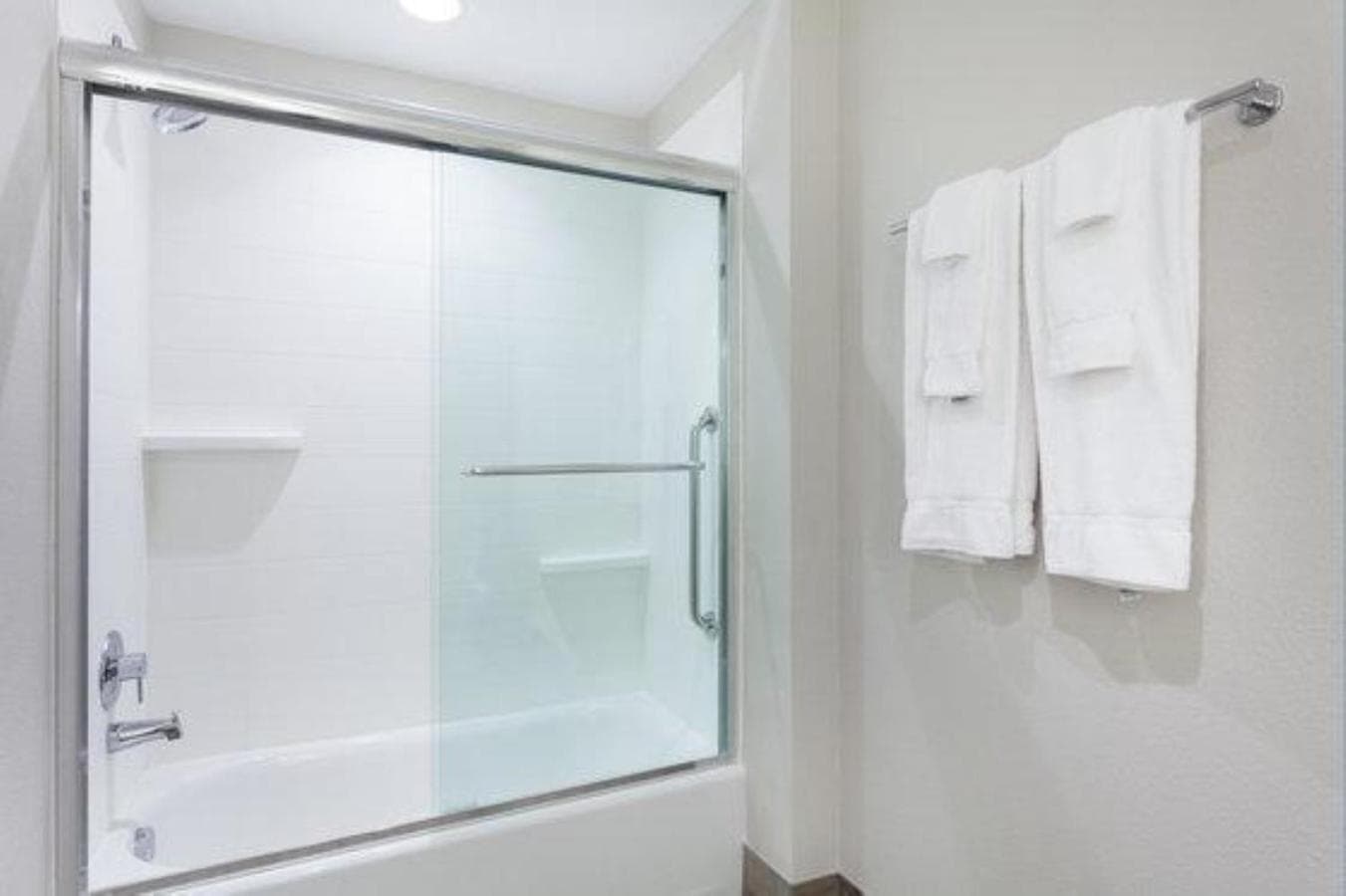 Holiday Inn Express & Suites Panama City Beach - Beachfront by IHG gallery photo in Panama City Beach, FL — image 94