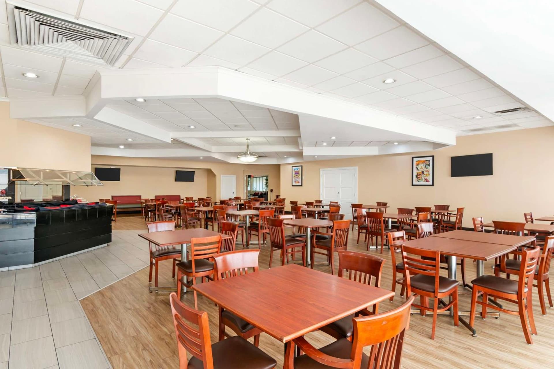 Best Western Plus Kansas City Sports Complex Hotel interior in Kansas City, MO — gallery photo 2