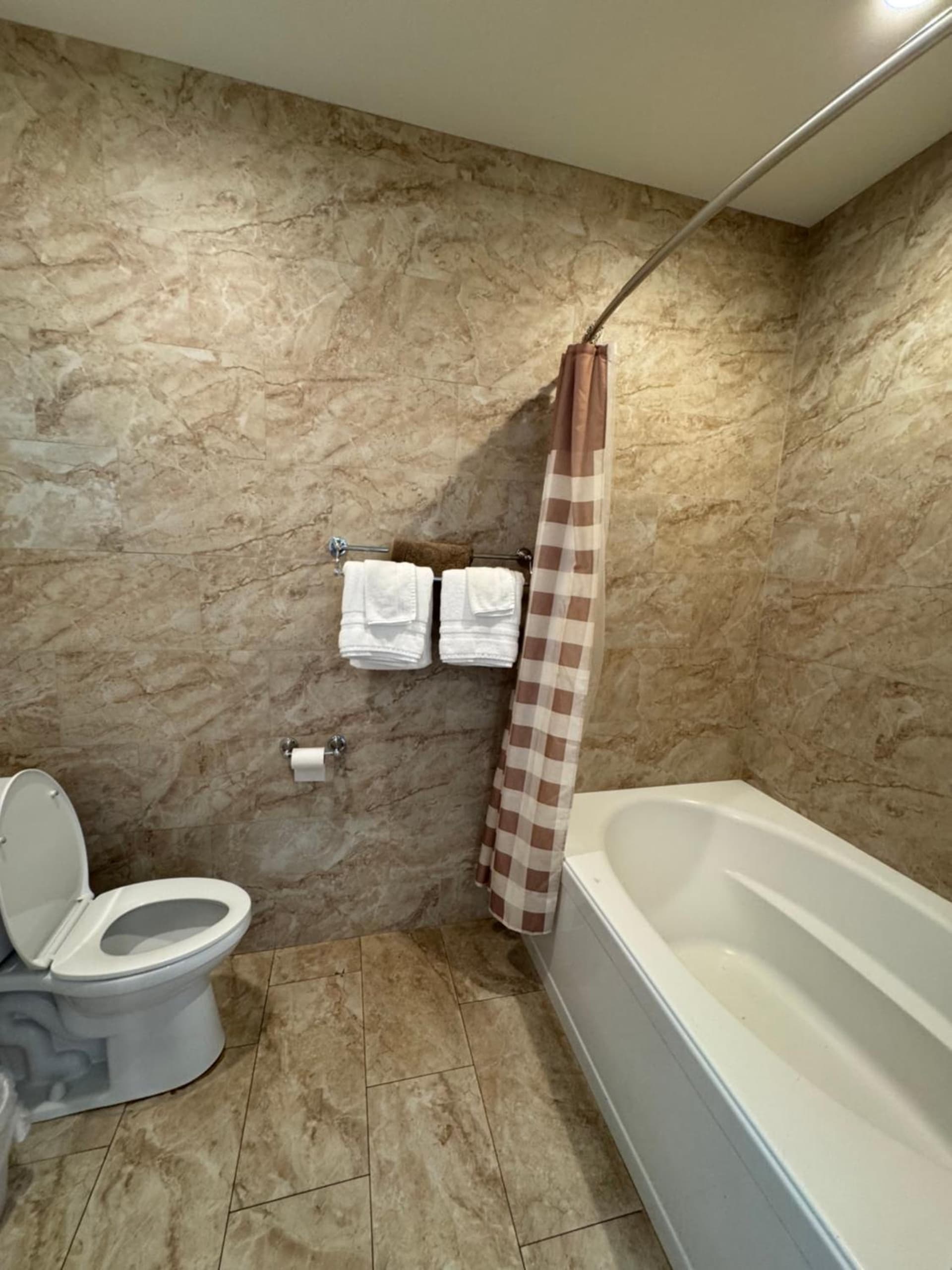 Hotel Coral Reef interior in Kapaa, HI — gallery photo 2