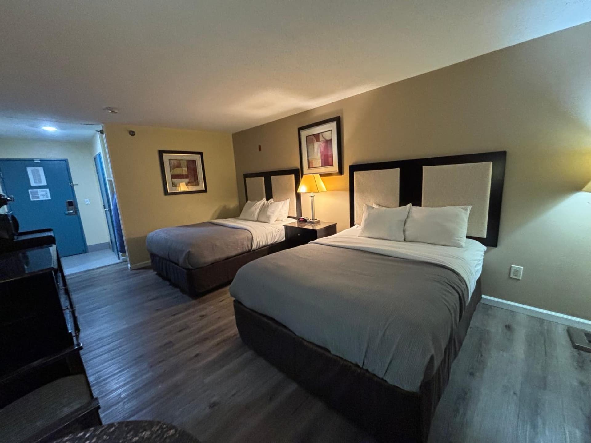 Quality Inn & Suites Woodstock near Lake Geneva property views in Woodstock, IL — gallery photo 3