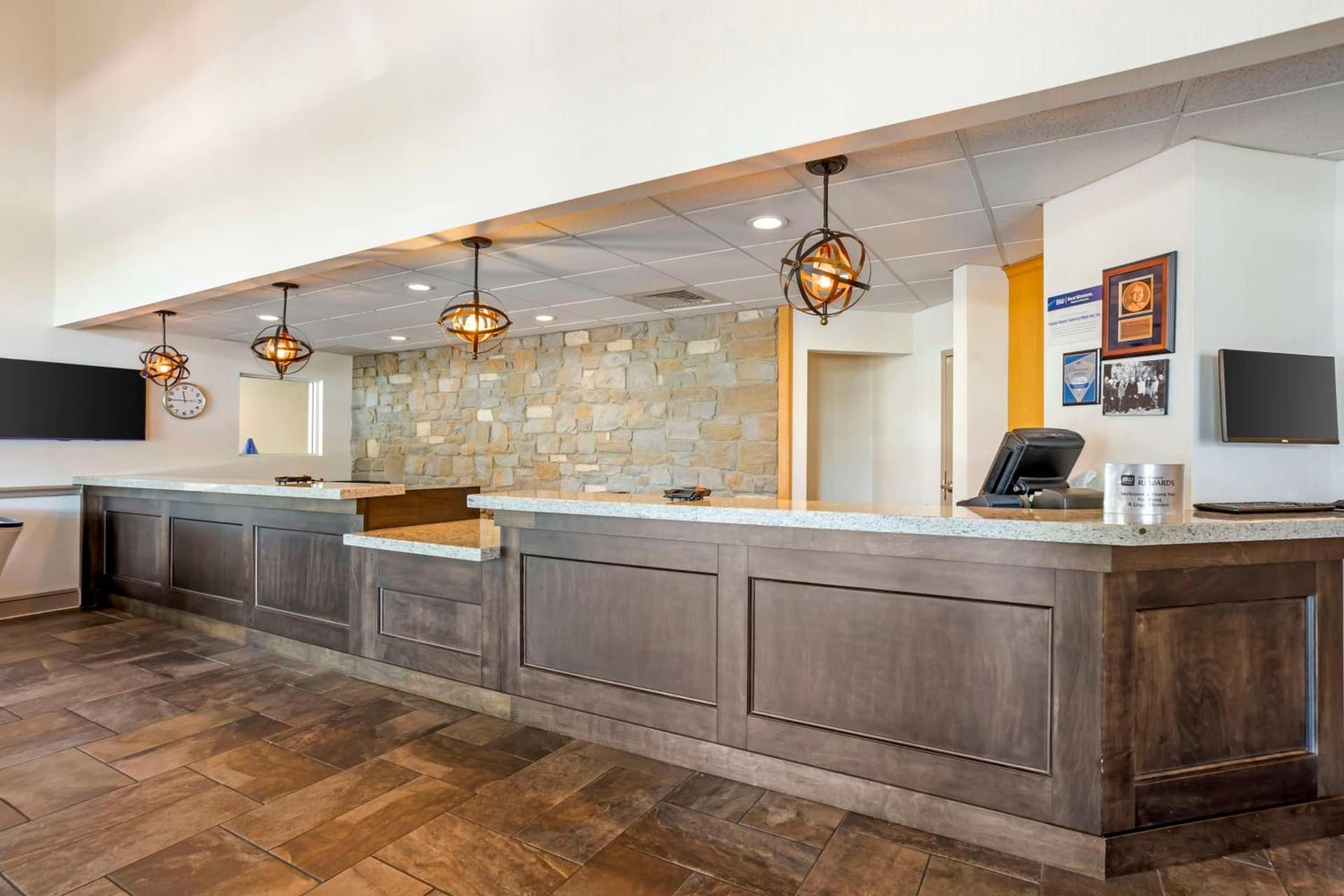 Best Western PLUS Revere Inn & Suites gallery photo in Paradise — image 17