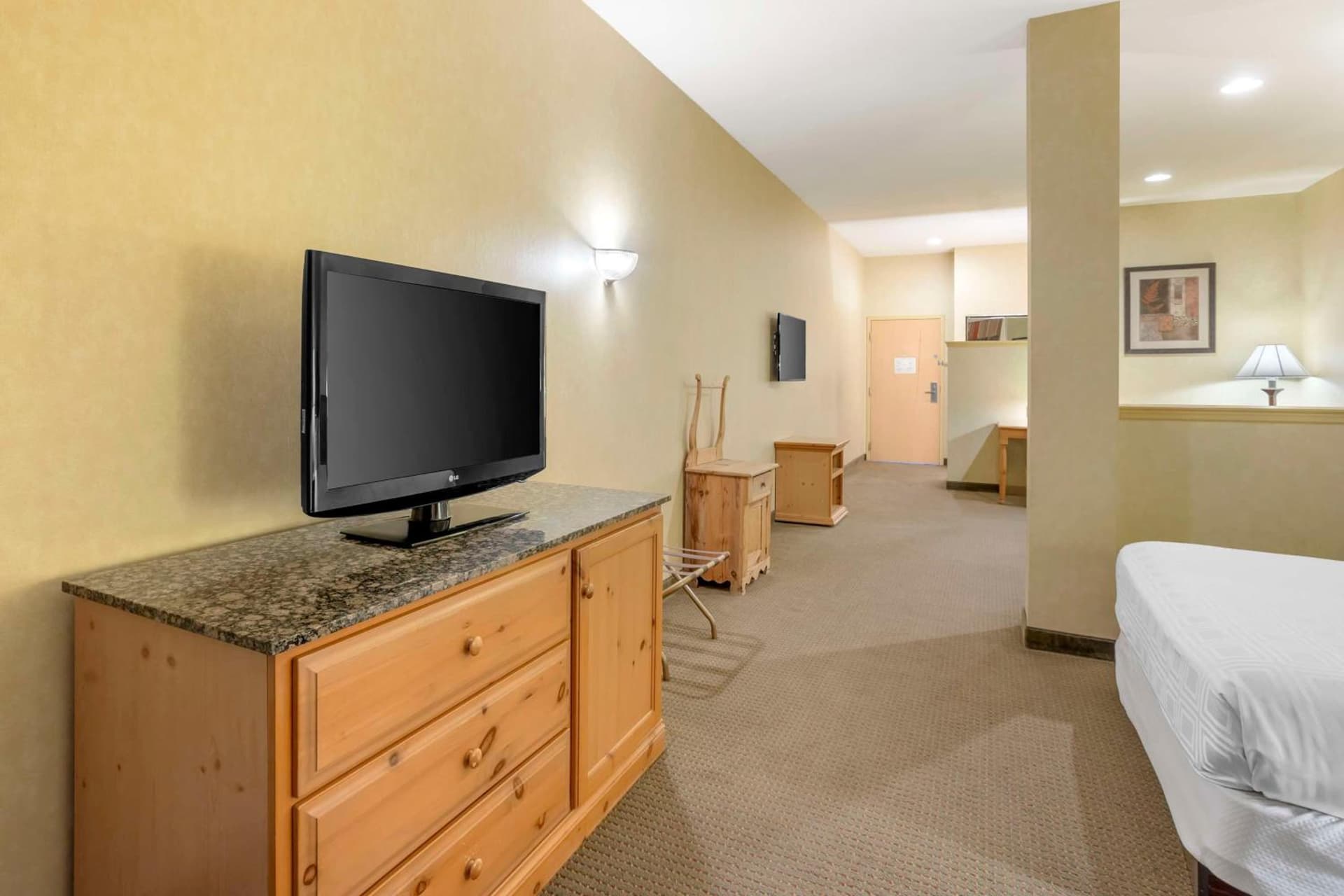 Best Western PLUS Revere Inn & Suites gallery photo in Paradise — image 48