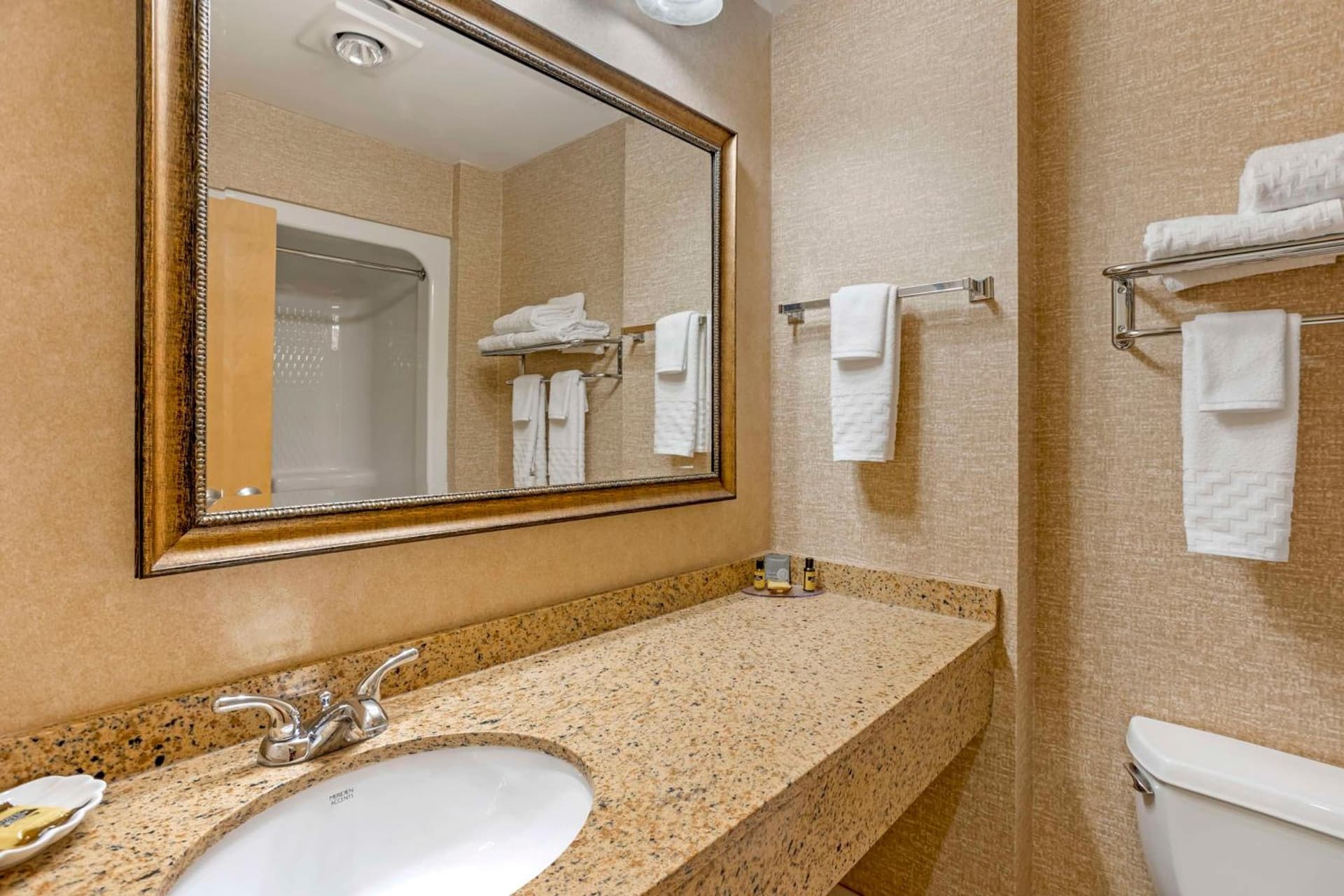 Best Western PLUS Revere Inn & Suites gallery photo in Paradise — image 14