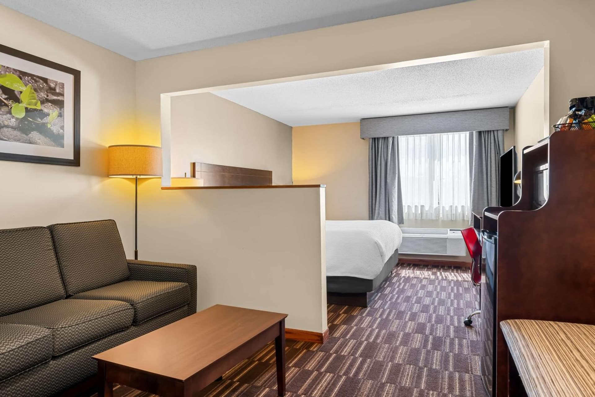 Best Western University Inn interior in Urbana, IL — gallery photo 2