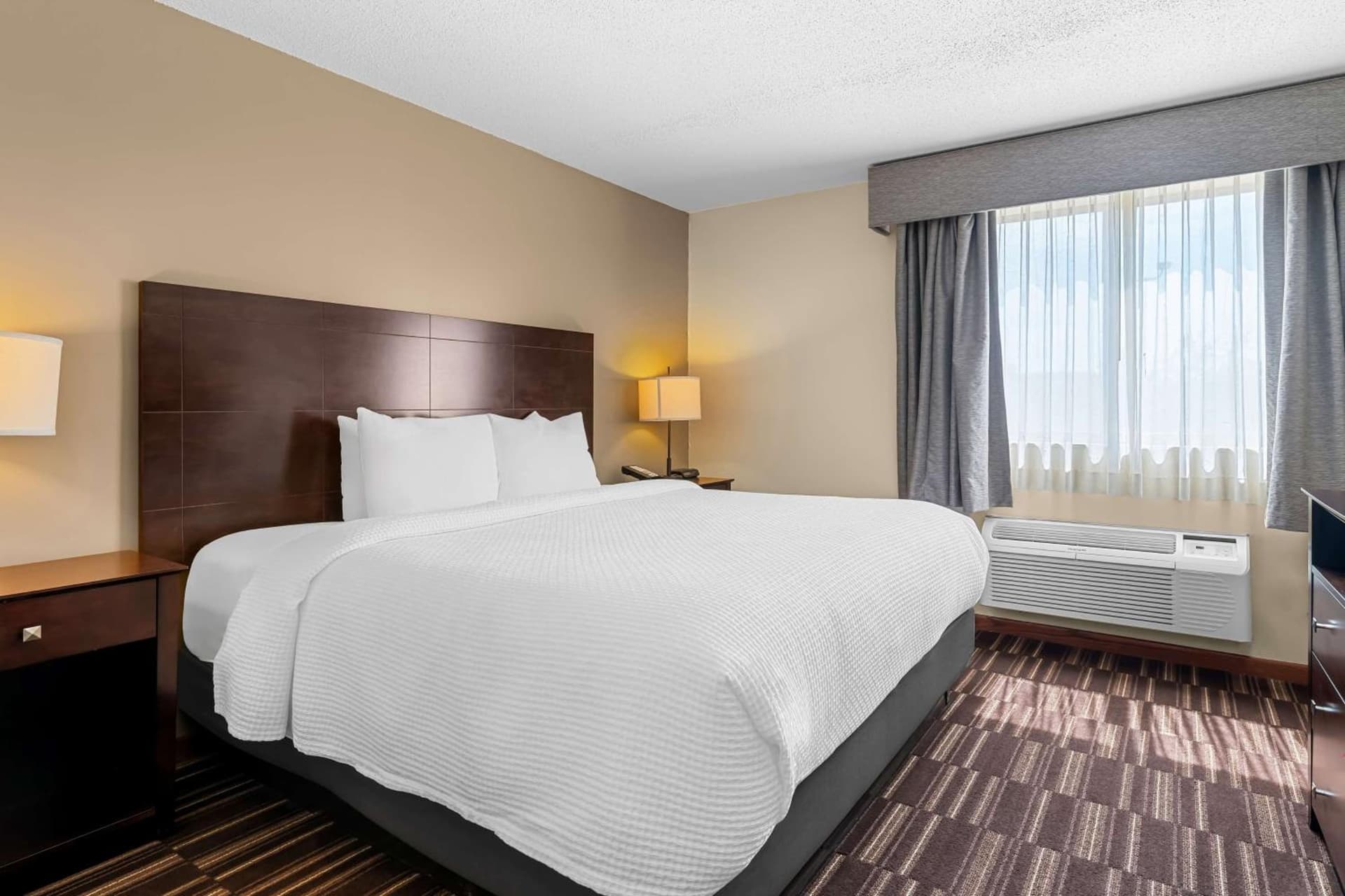 Best Western University Inn property views in Urbana, IL — gallery photo 3
