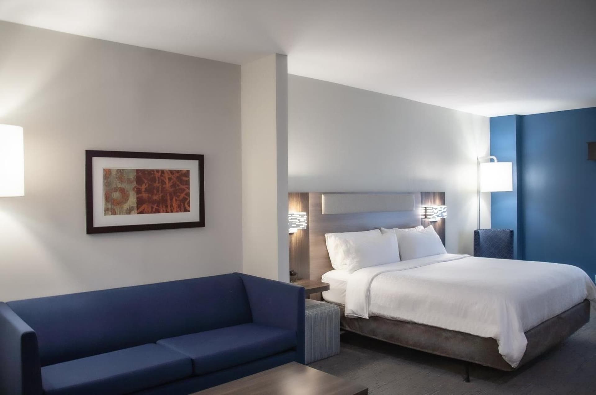 Holiday Inn Express & Suites Overland Park by IHG gallery photo in Overland Park, KS — image 9