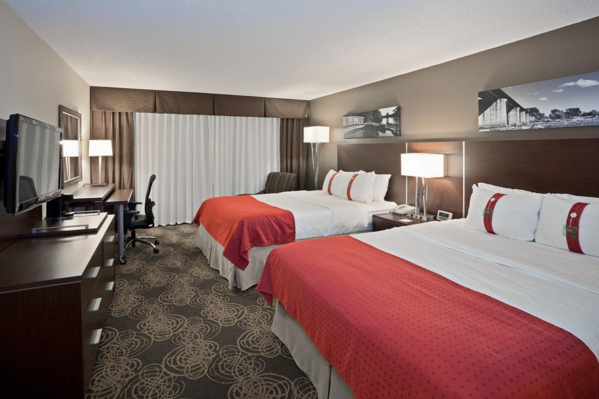 Holiday Inn Sioux Falls-City Center by IHG interior in Sioux Falls, SD — gallery photo 2