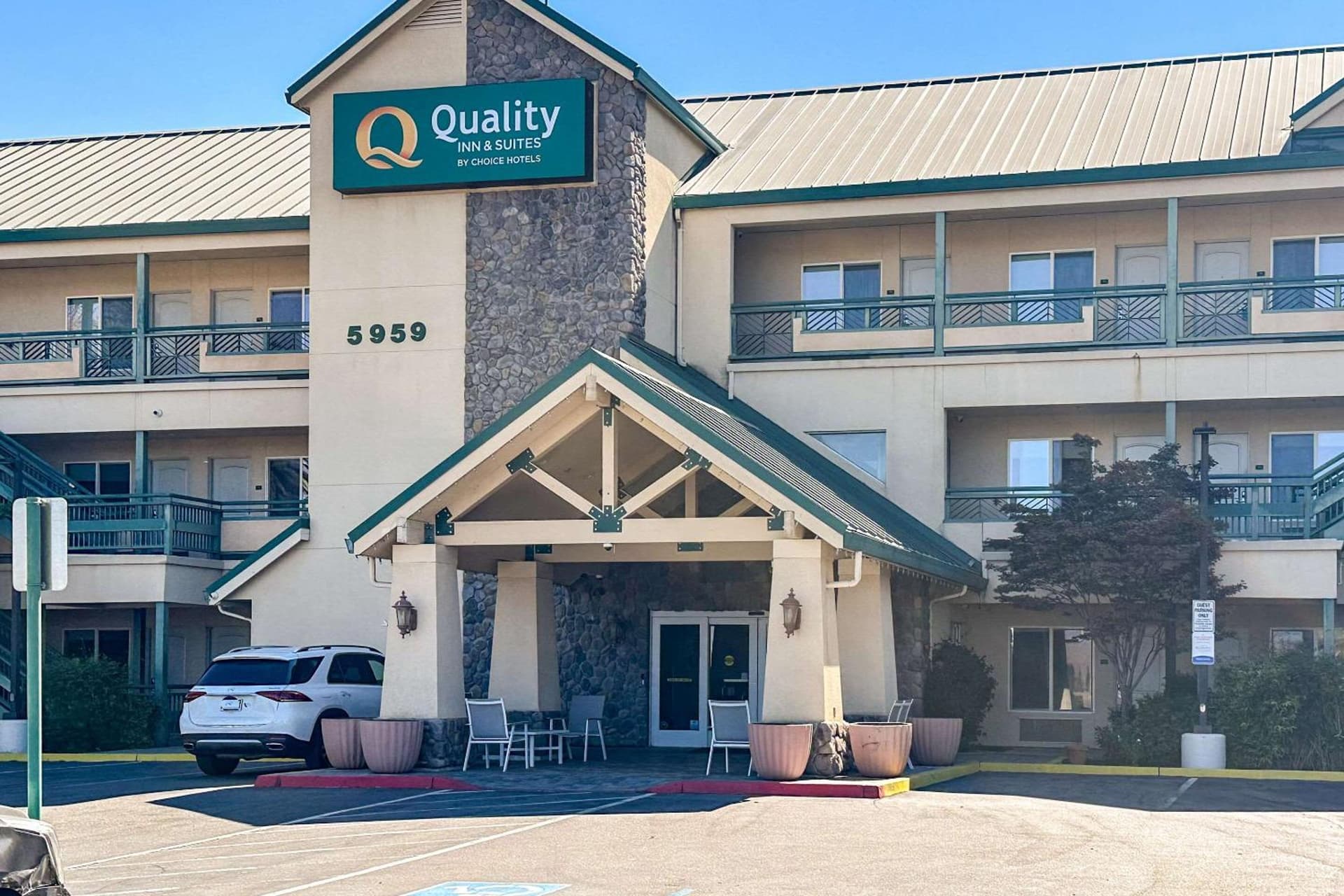 Quality Inn & Suites Livermore Wine Country featured exterior or lobby in Livermore, CA — similar hotel