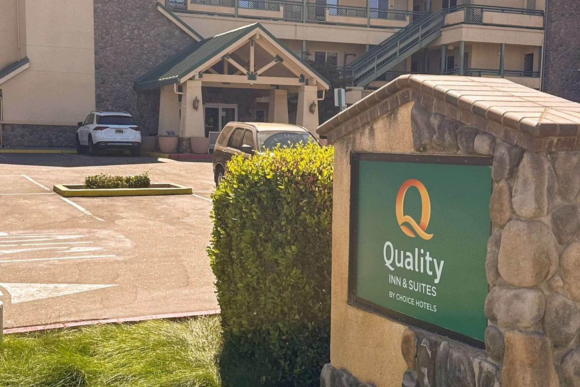 Quality Inn & Suites Livermore Wine Country property views in Livermore, CA — gallery photo 3