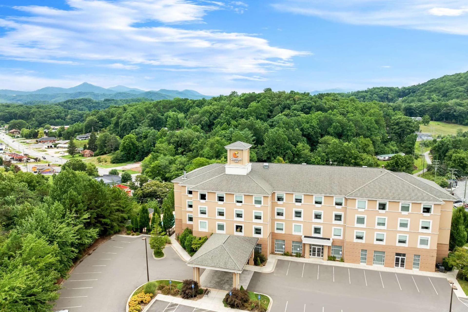 Comfort Inn Sylva - Cullowhee property views in Dillsboro, NC — gallery photo 3