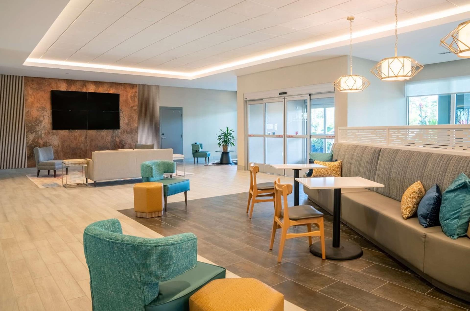 Home2 Suites by Hilton Fort Walton Beach Eglin AirForce Base interior in Fort Walton Beach, FL — gallery photo 2