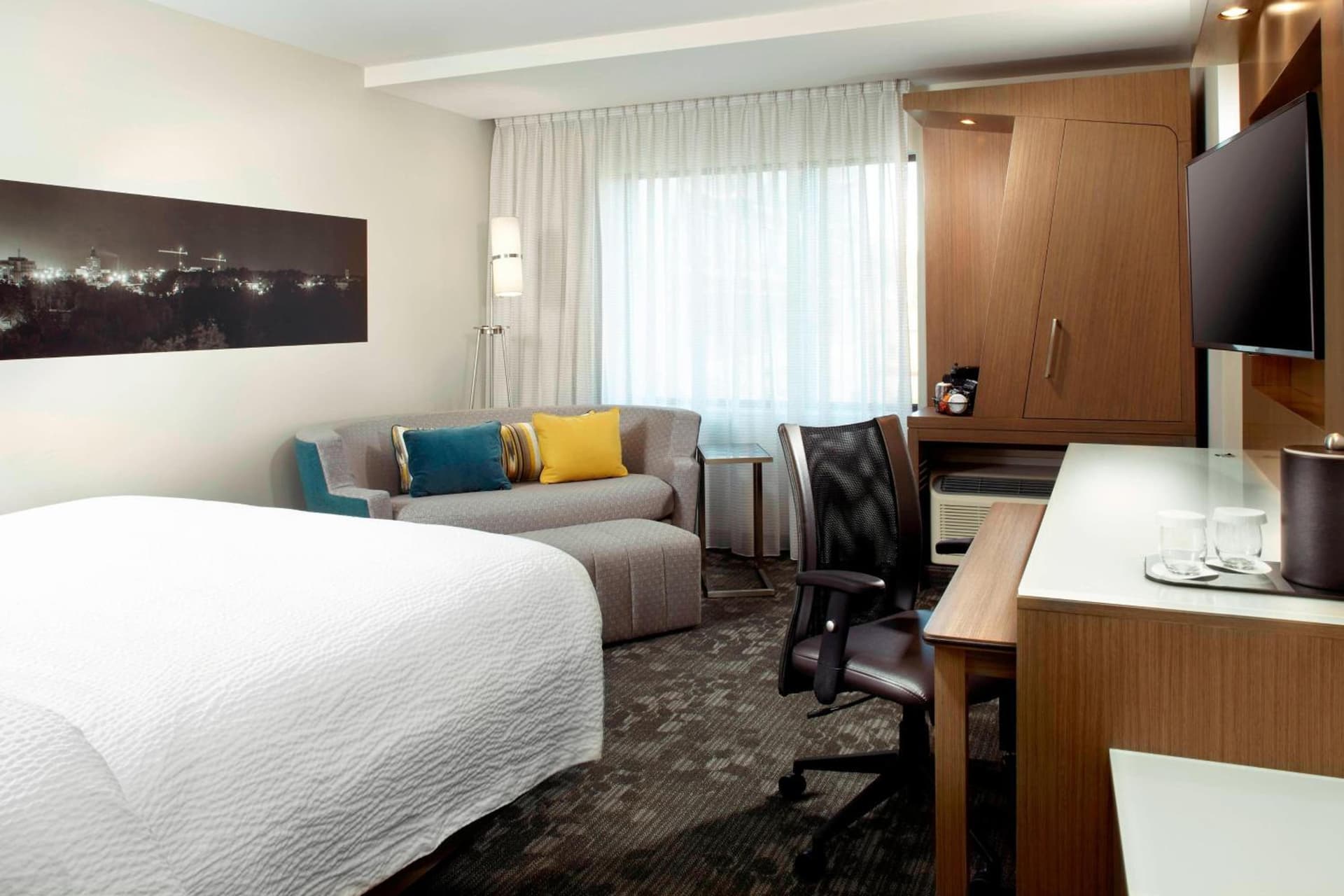 Courtyard by Marriott Akron Downtown gallery photo in Akron, OH — image 16