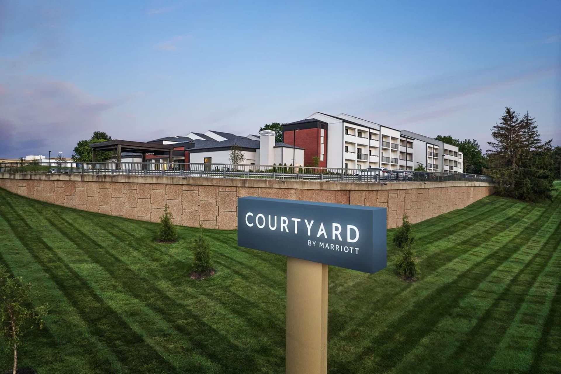 Courtyard Kansas City Overland Park/Metcalf, South of College Boulevard featured exterior or lobby in Overland Park, KS — similar hotel