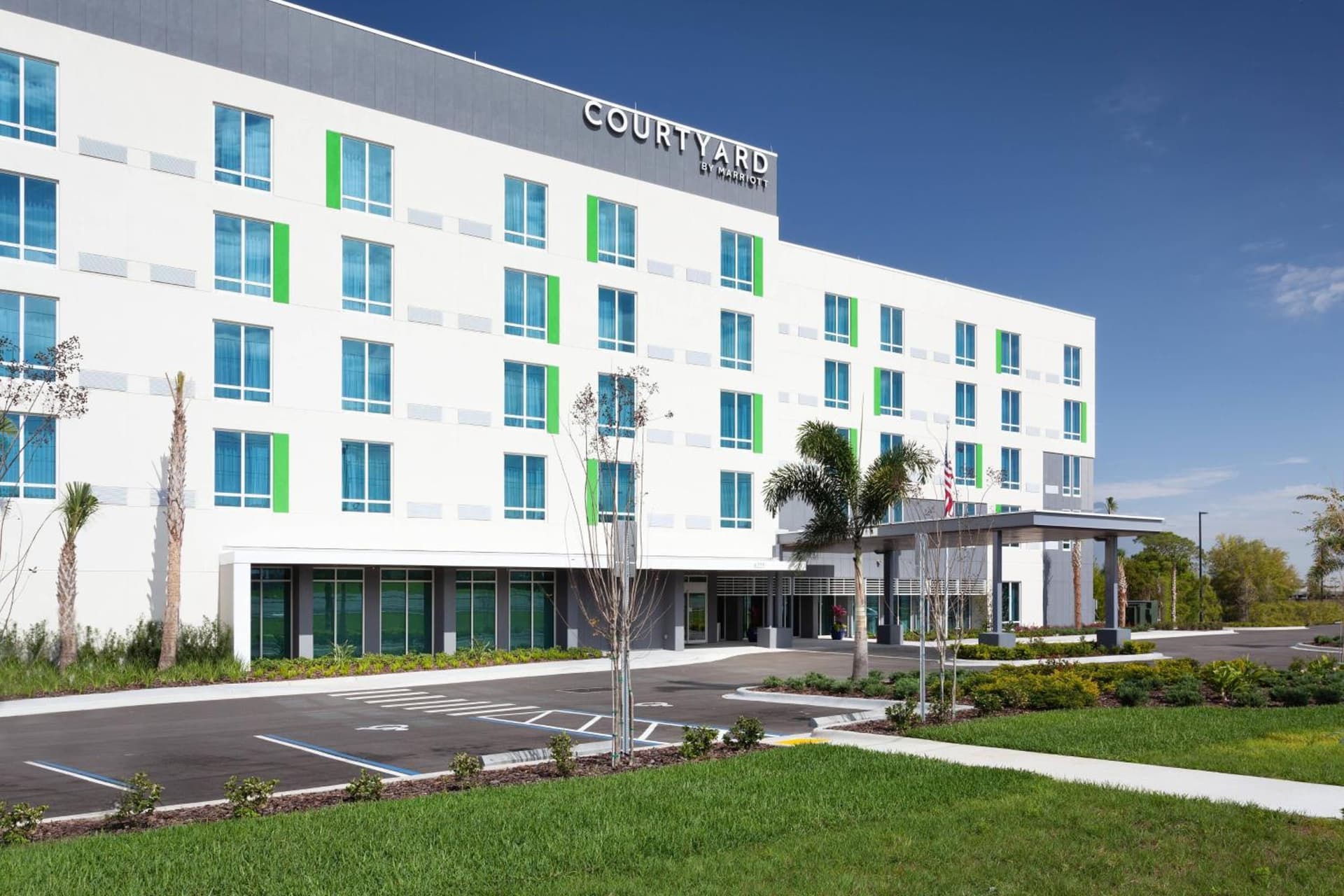 Courtyard by Marriott Winter Haven property views in Winter Haven, FL — gallery photo 3