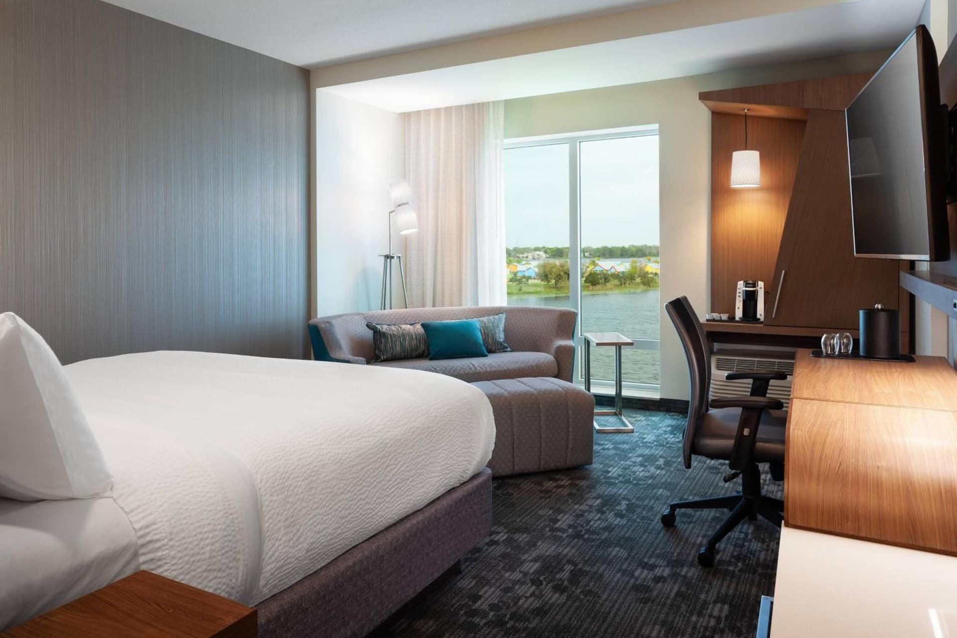 Courtyard by Marriott Winter Haven gallery photo in Winter Haven, FL — image 21