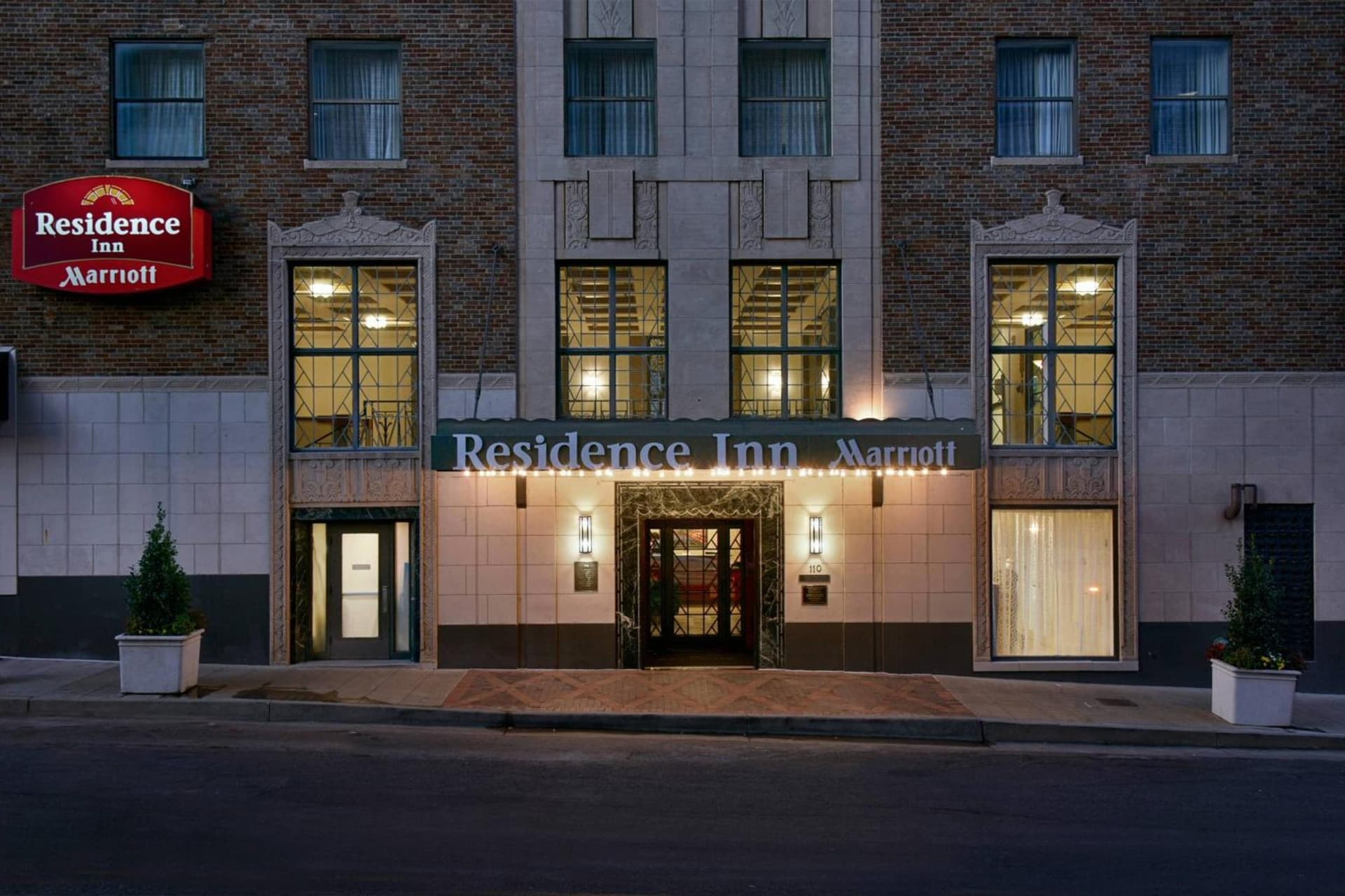 Residence Inn Memphis Downtown interior in Memphis, TN — gallery photo 2