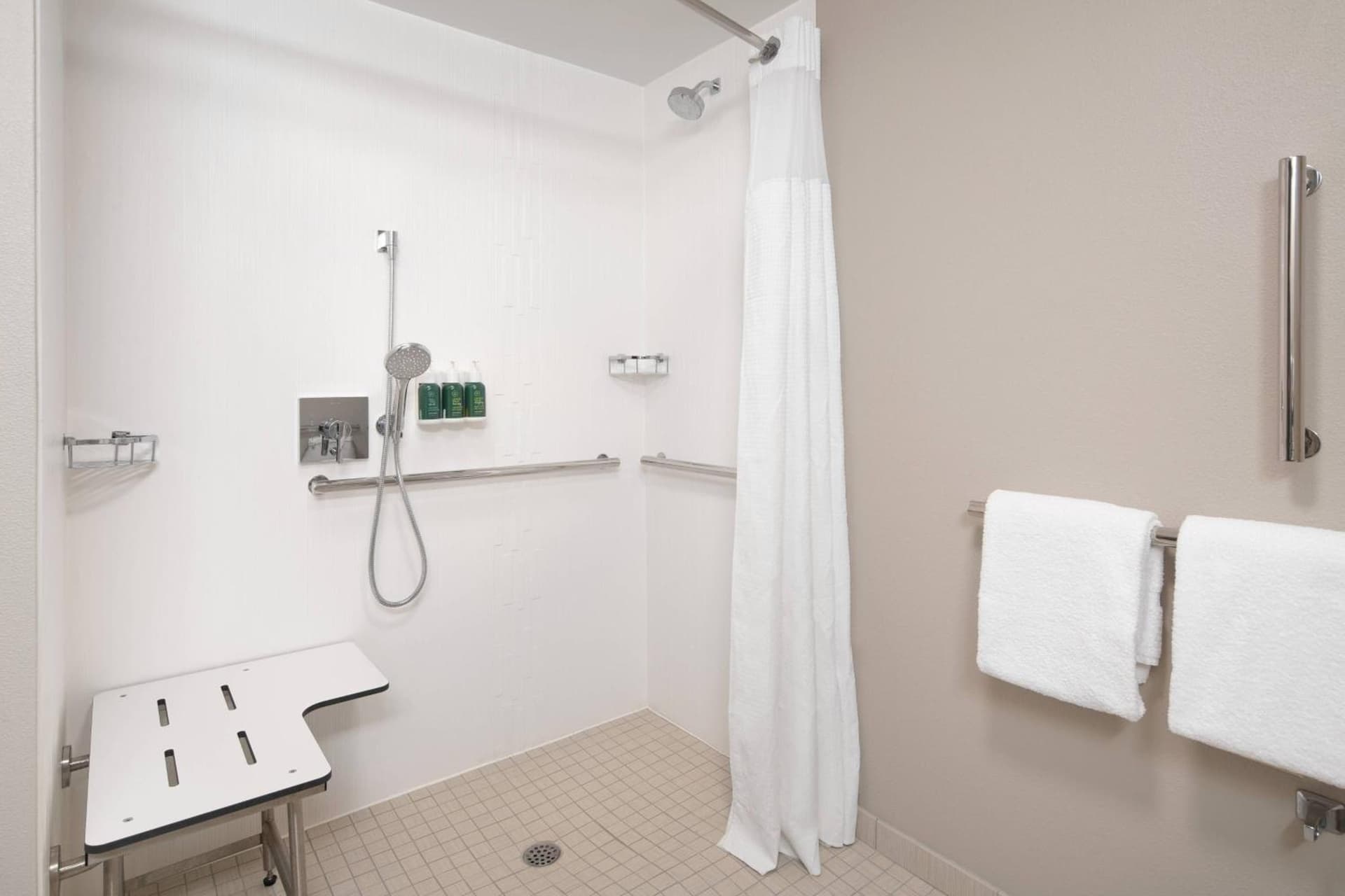 Courtyard by Marriott Bakersfield interior in Bakersfield, CA — gallery photo 2