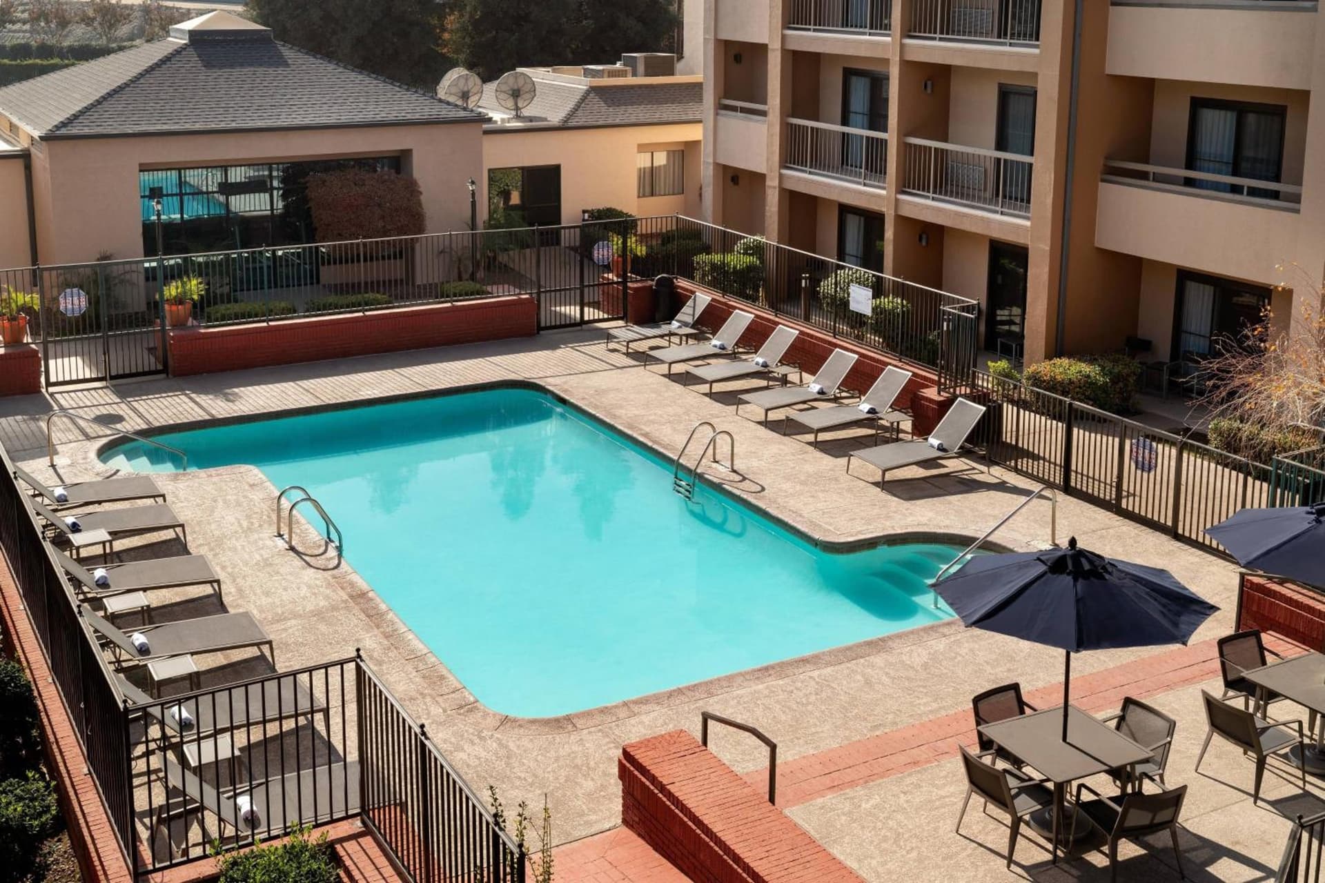 Courtyard by Marriott Bakersfield gallery photo in Bakersfield, CA — image 32