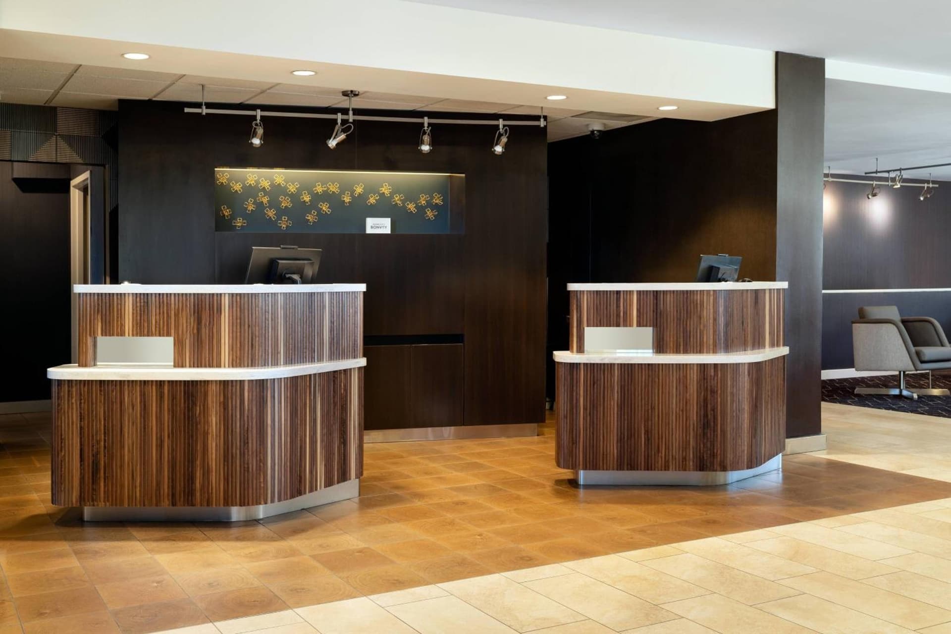 Courtyard by Marriott Bakersfield property views in Bakersfield, CA — gallery photo 3