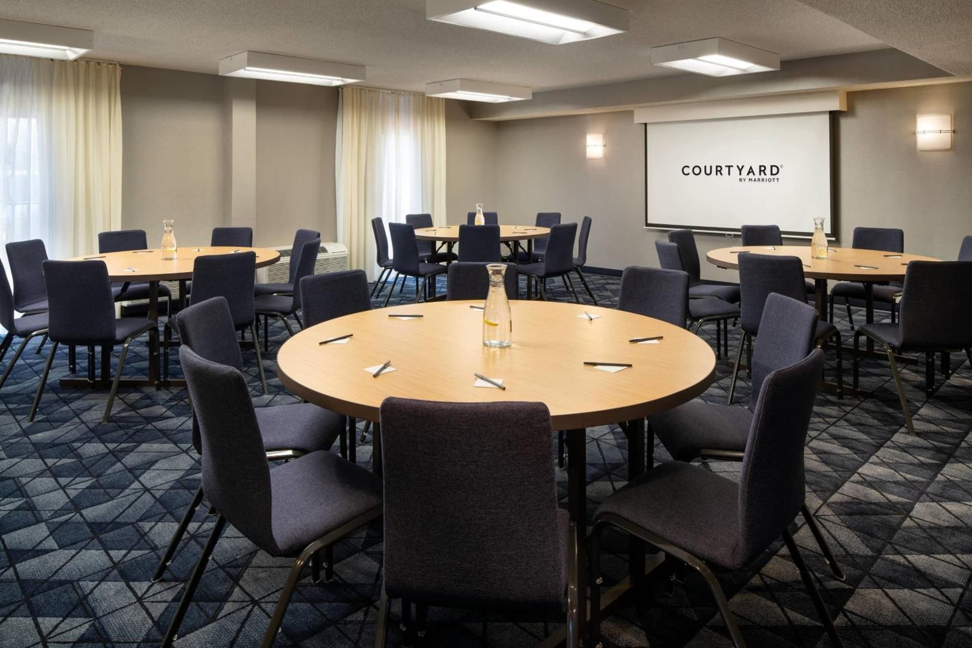 Courtyard by Marriott Bakersfield gallery photo in Bakersfield, CA — image 8