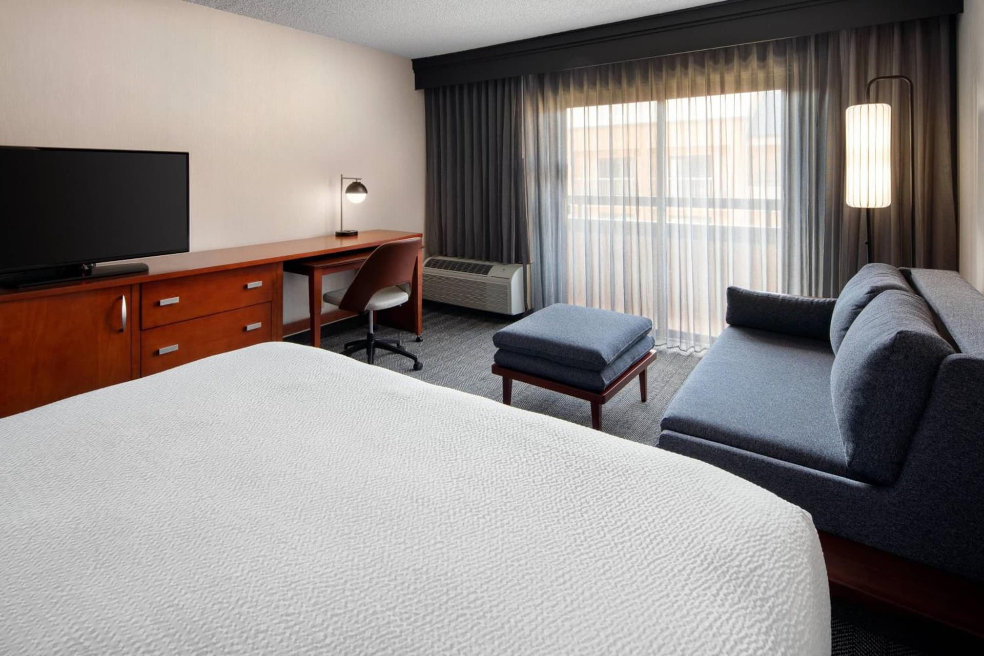 Courtyard by Marriott Bakersfield gallery photo in Bakersfield, CA — image 26