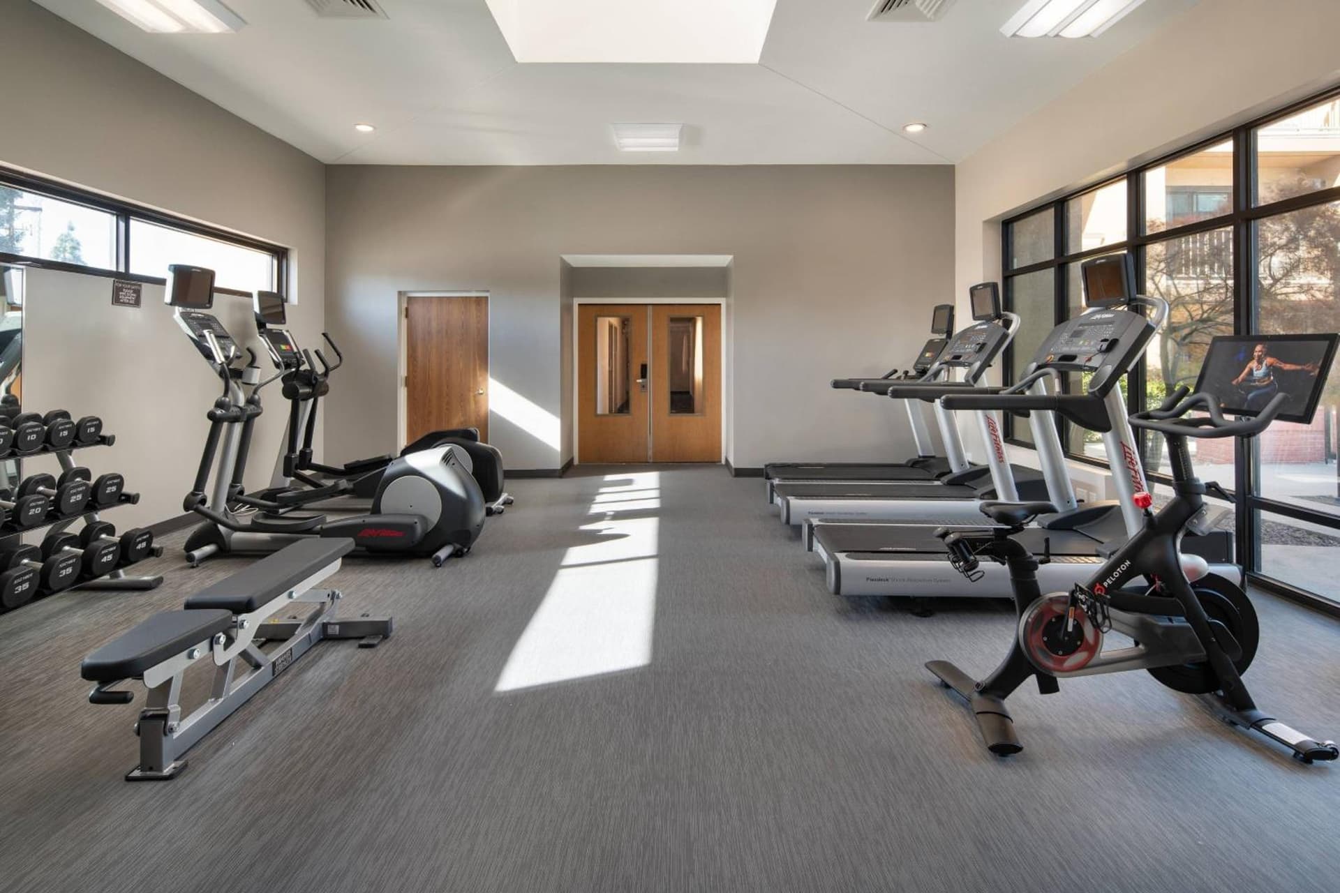 Courtyard by Marriott Bakersfield gallery photo in Bakersfield, CA — image 9
