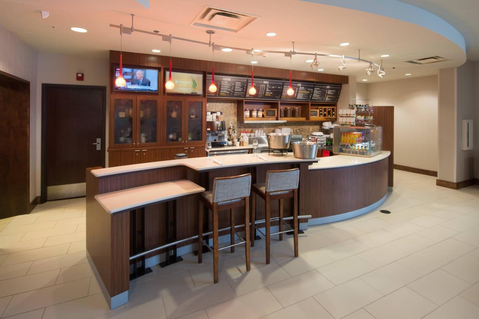 Courtyard by Marriott Canton interior in North Canton, OH — gallery photo 2