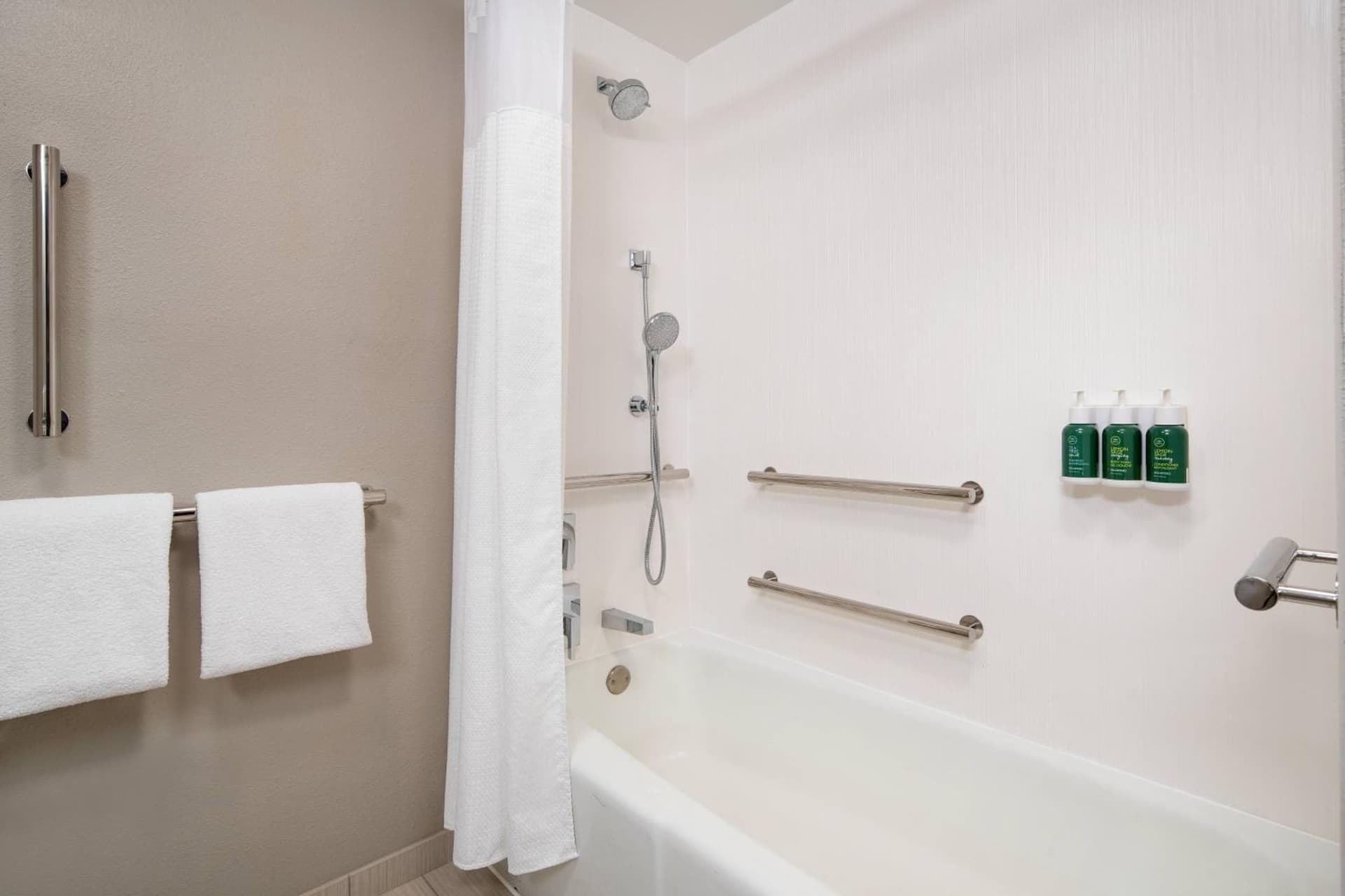 Courtyard by Marriott Bakersfield gallery photo in Bakersfield, CA — image 18